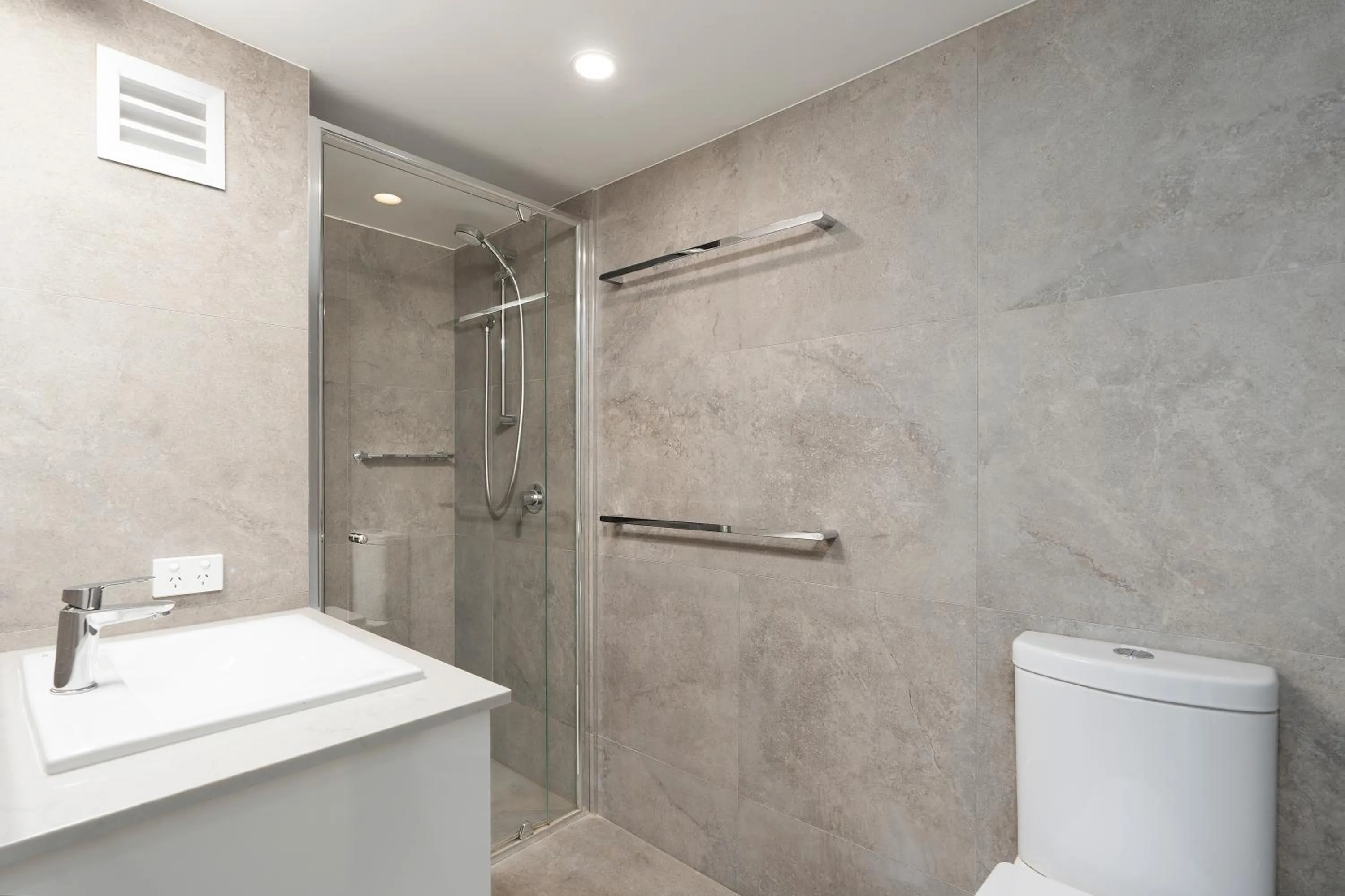 Shower in Noosa International Resort