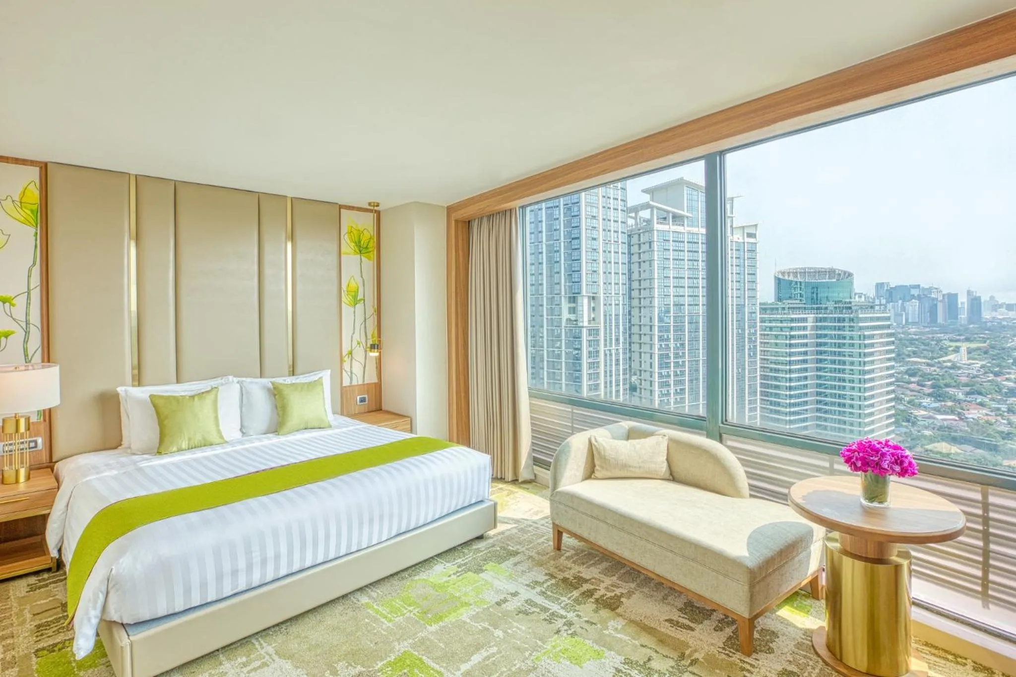 Bed in Eastwood Richmonde Hotel Quezon City