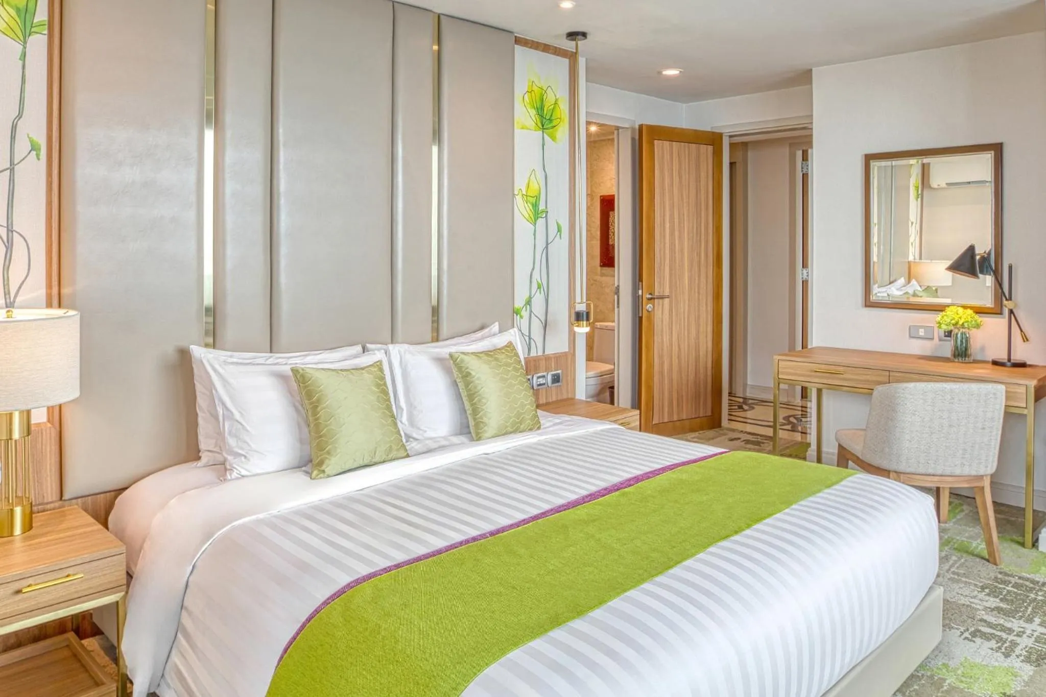 Bed in Eastwood Richmonde Hotel Quezon City