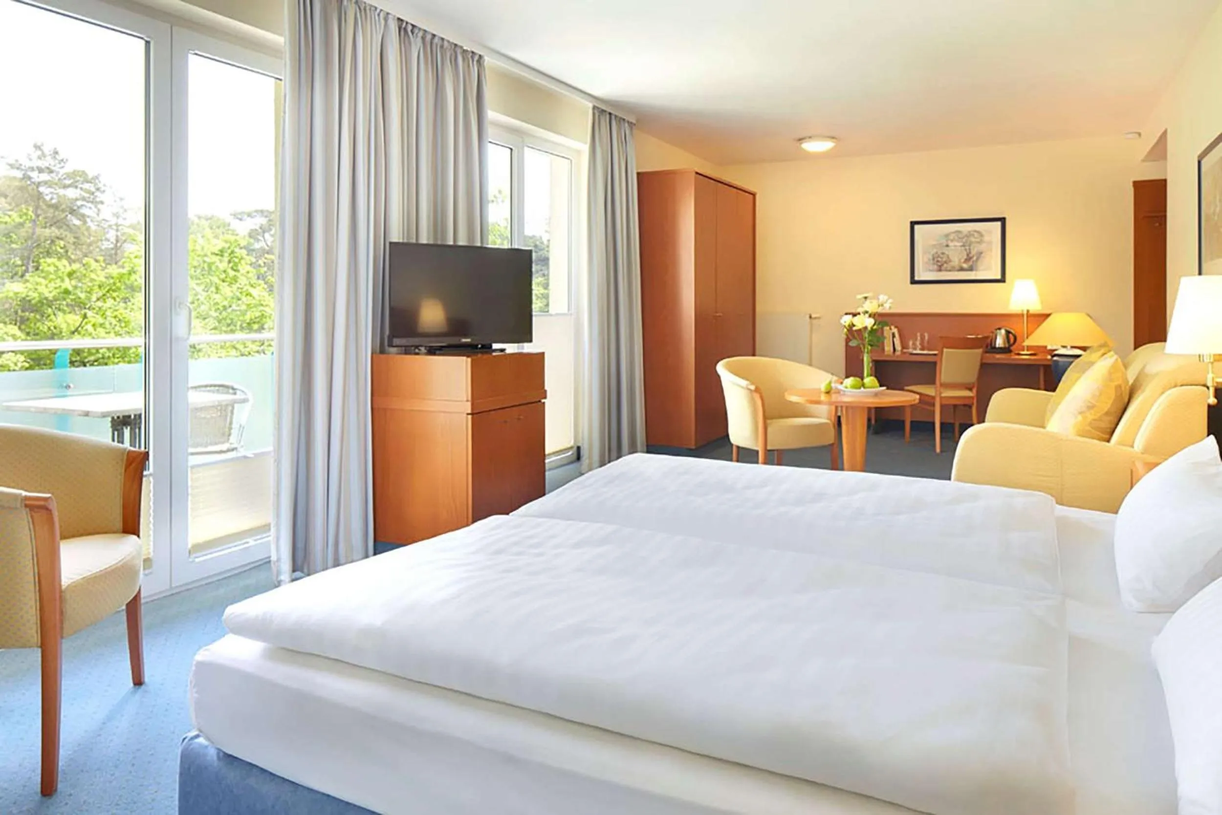 Bedroom, Bed in Dorint Seehotel Binz-Therme