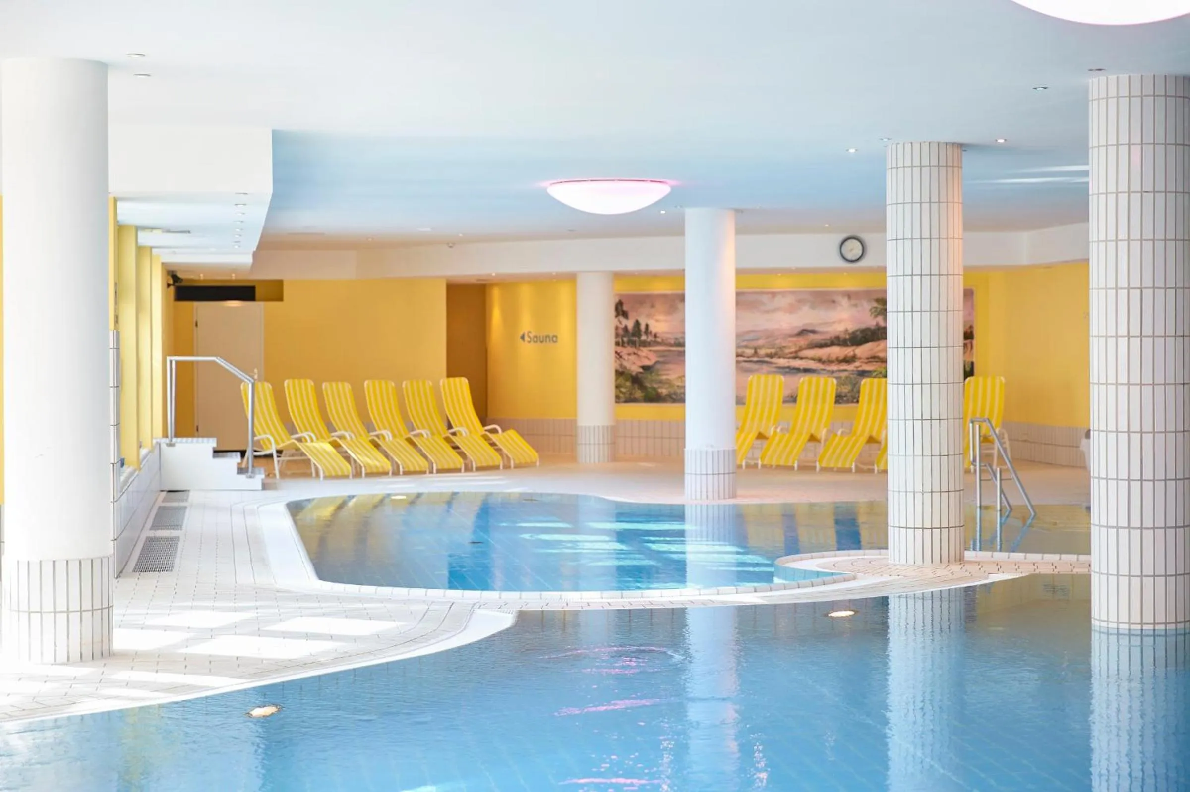 Hot Spring Bath in Dorint Seehotel Binz-Therme