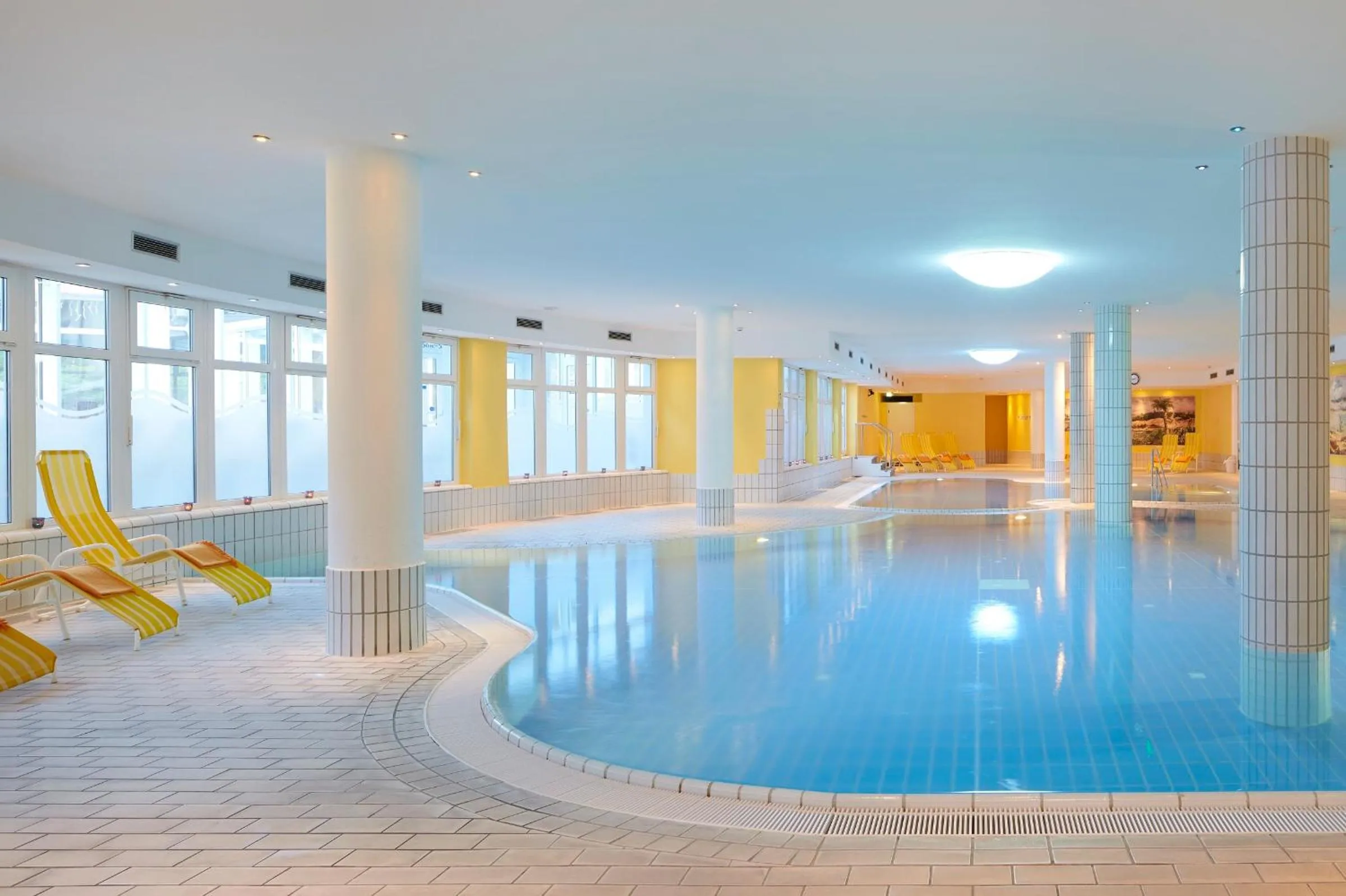 Hot Spring Bath in Dorint Seehotel Binz-Therme