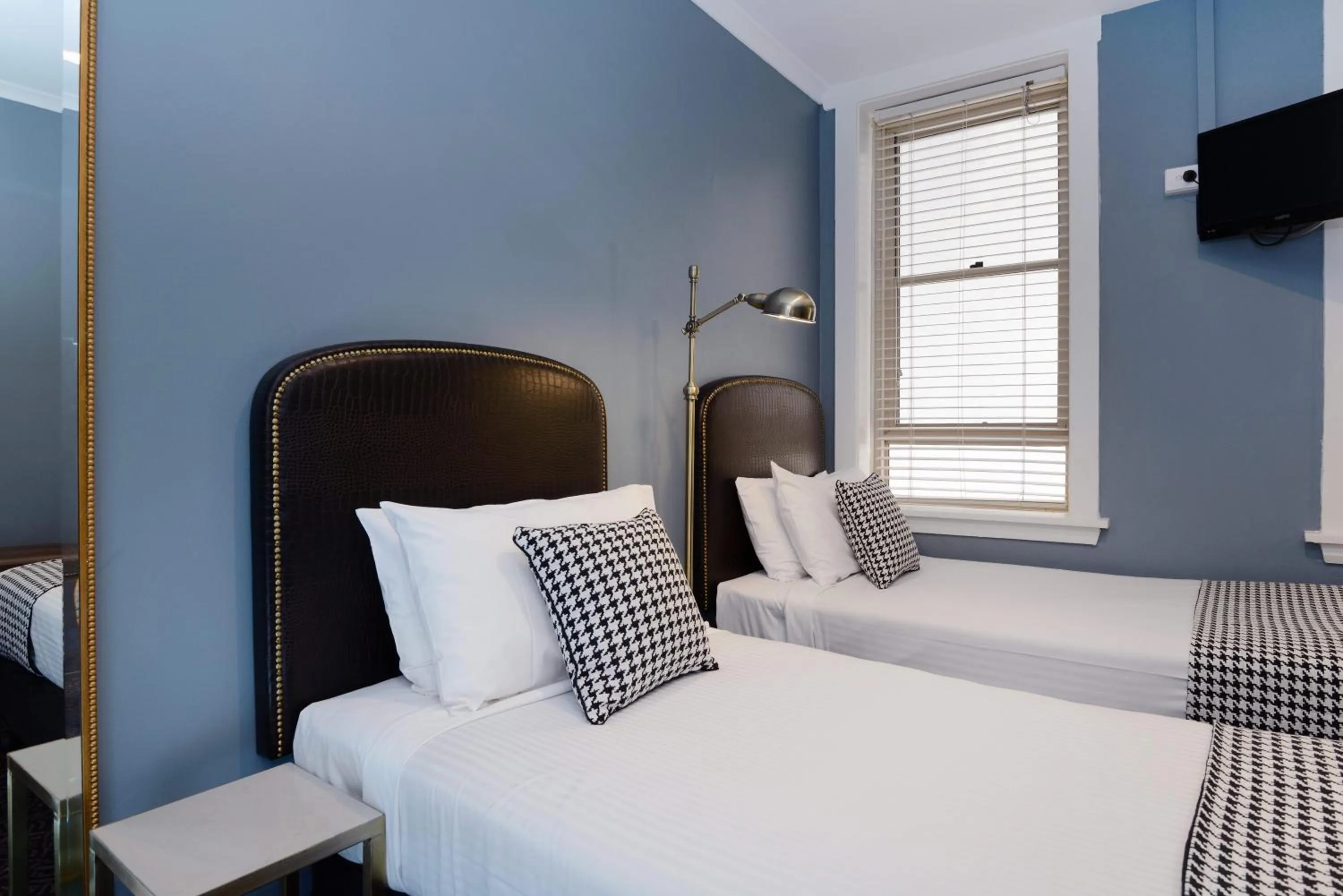 Bedroom, Bed in The Maisonette