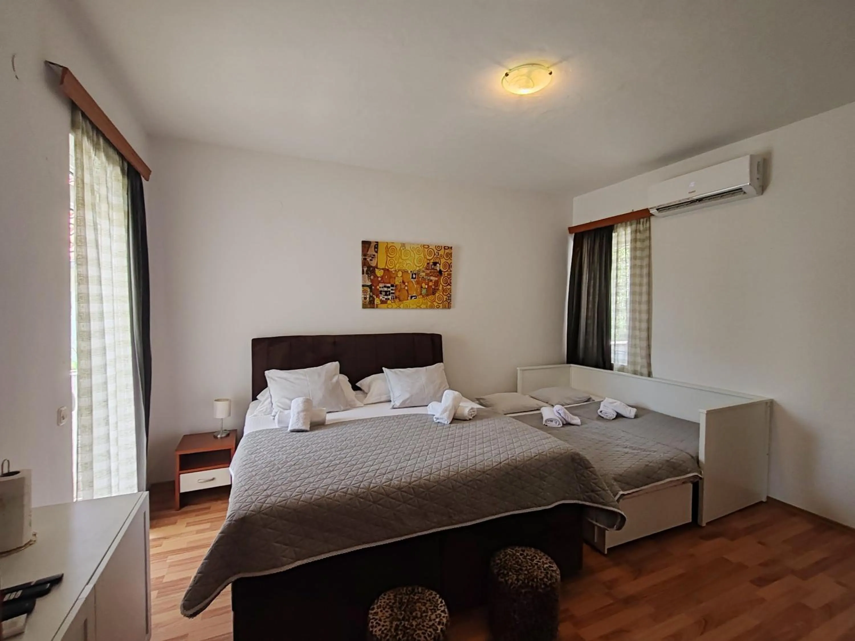 Bedroom, Bed in Apartments and pansion M&R