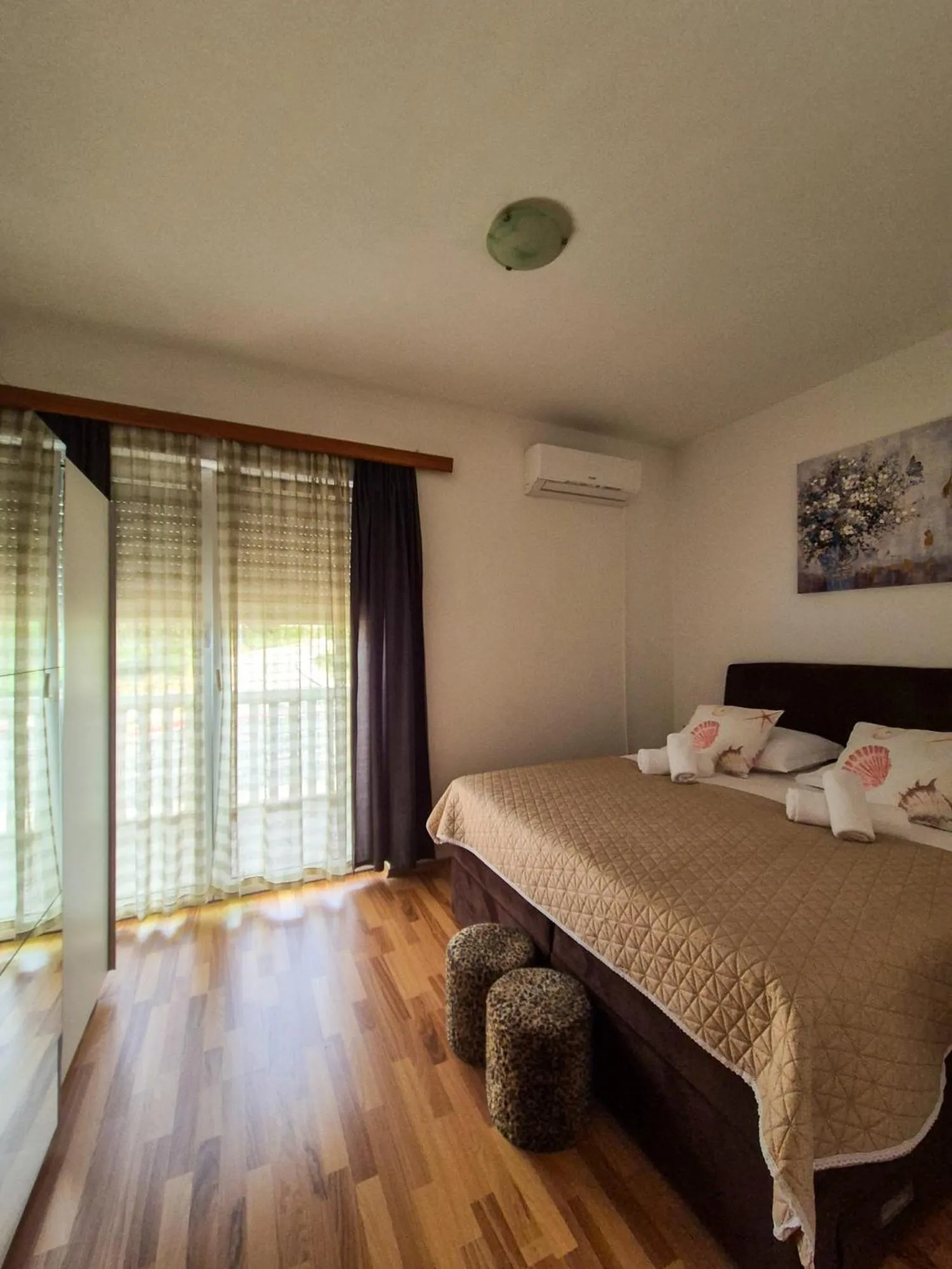 Bed in Apartments and pansion M&R