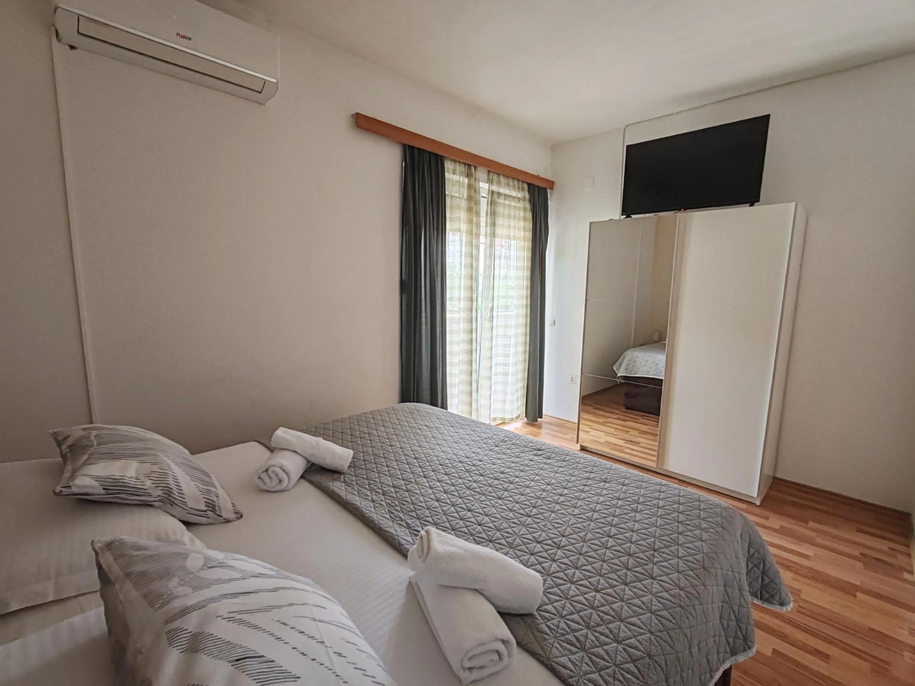 TV and multimedia, Bed in Apartments and pansion M&R