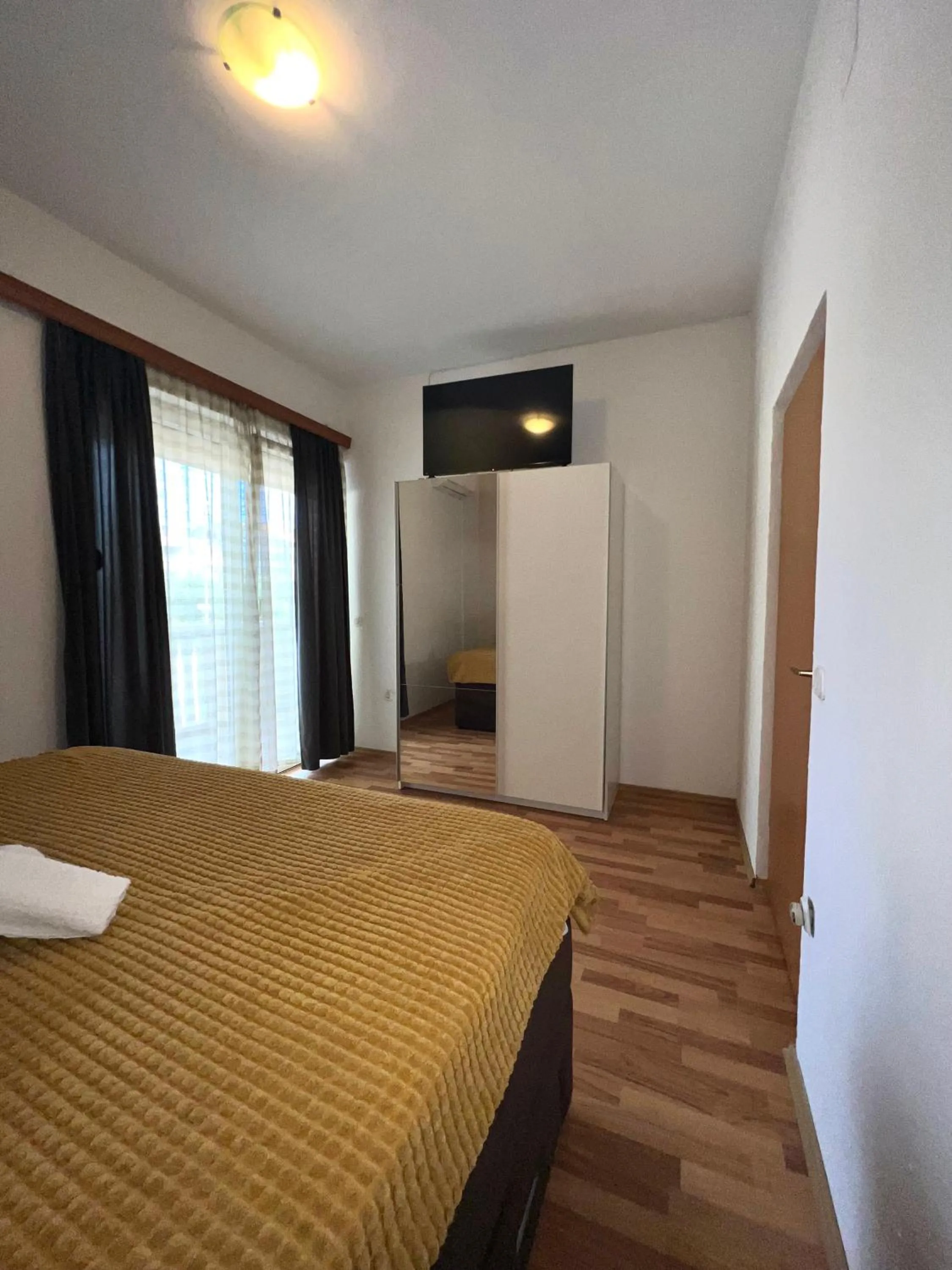 Bed in Apartments and pansion M&R