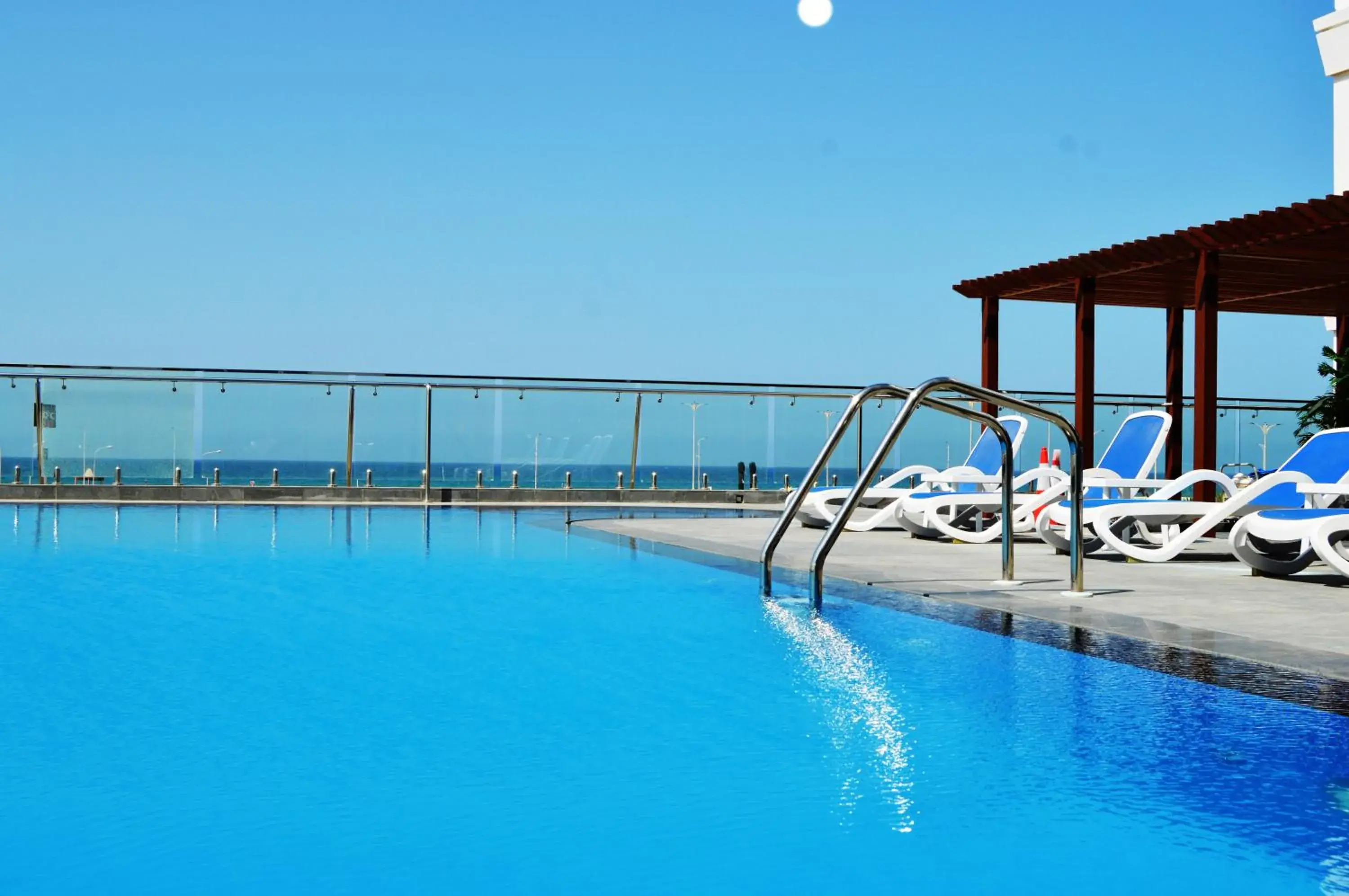 Swimming pool in Sur Grand Hotel Swimming pool in Sur Grand Hotel