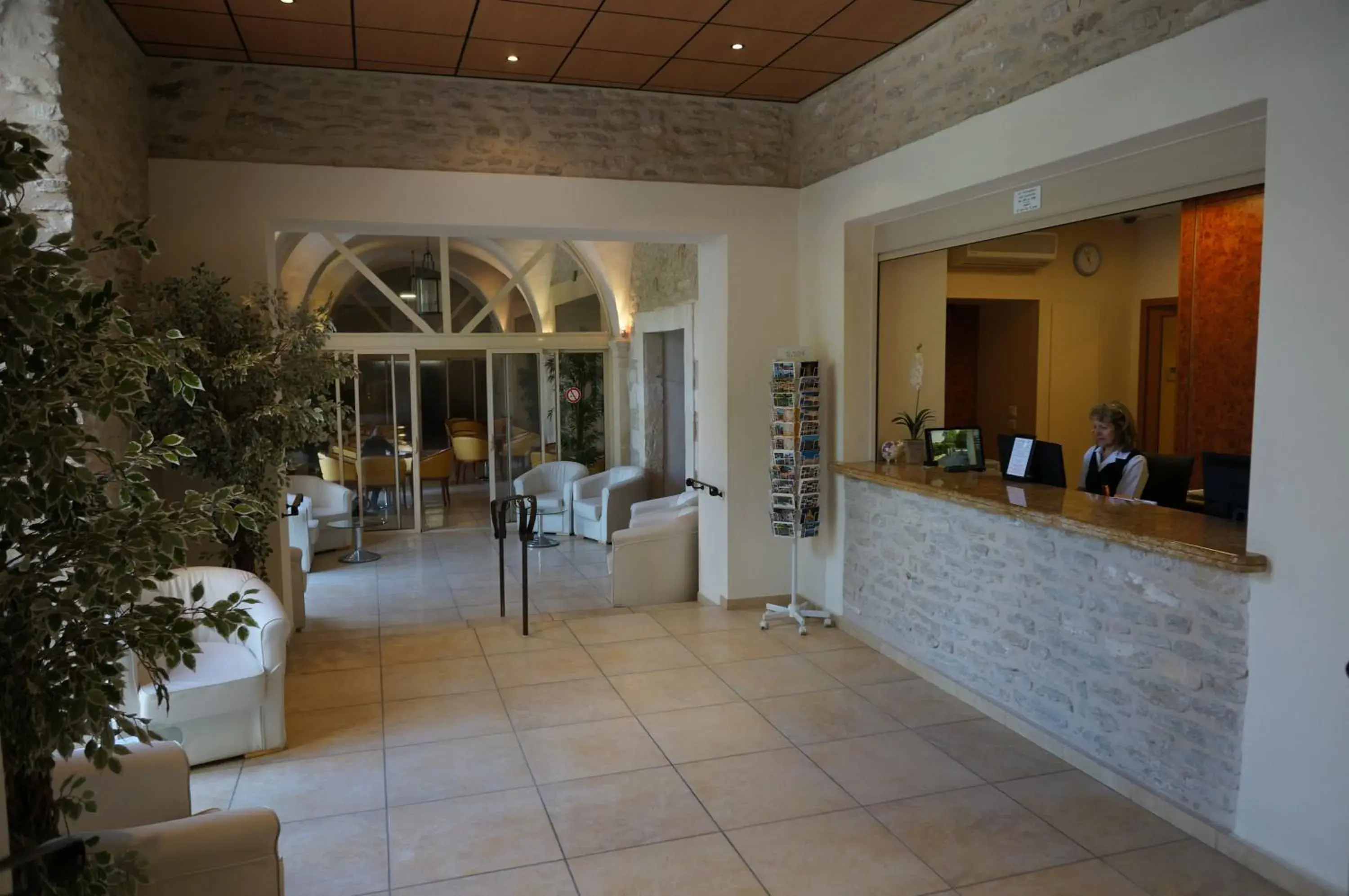 Lobby or reception in Hôtellerie Notre Dame de Lumières Lobby or reception in Hôtellerie Notre Dame de Lumières