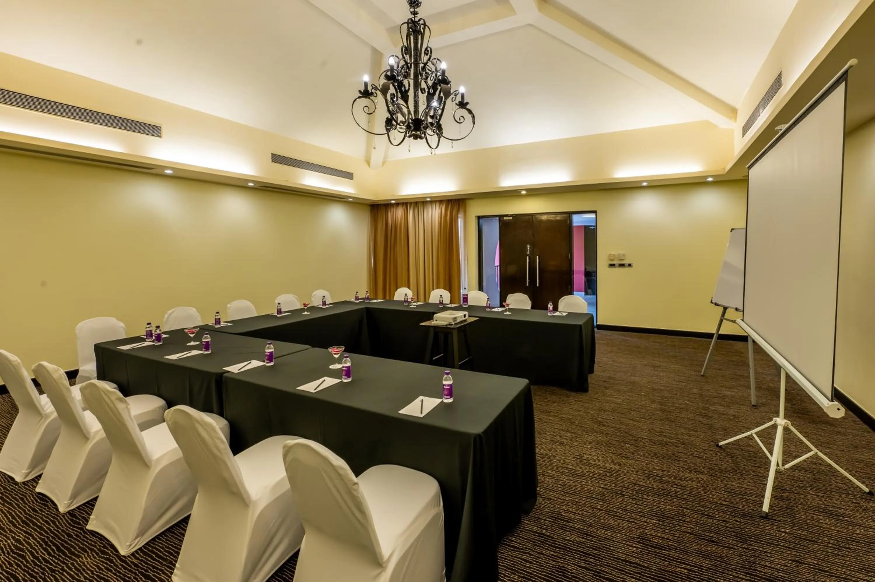 Meeting/conference room in O Hotel Goa, Candolim Beach