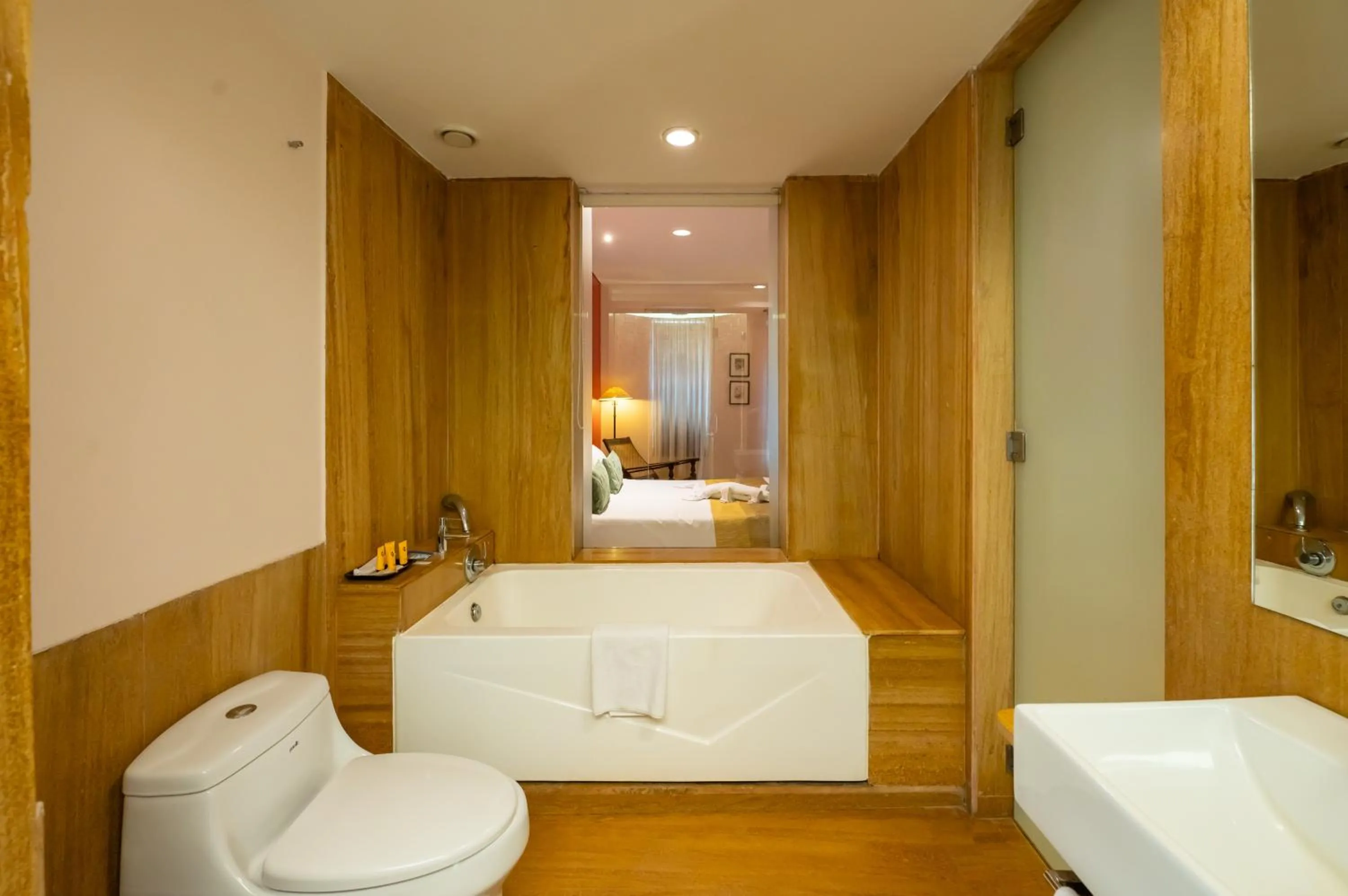 Toilet, Bed in O Hotel Goa, Candolim Beach