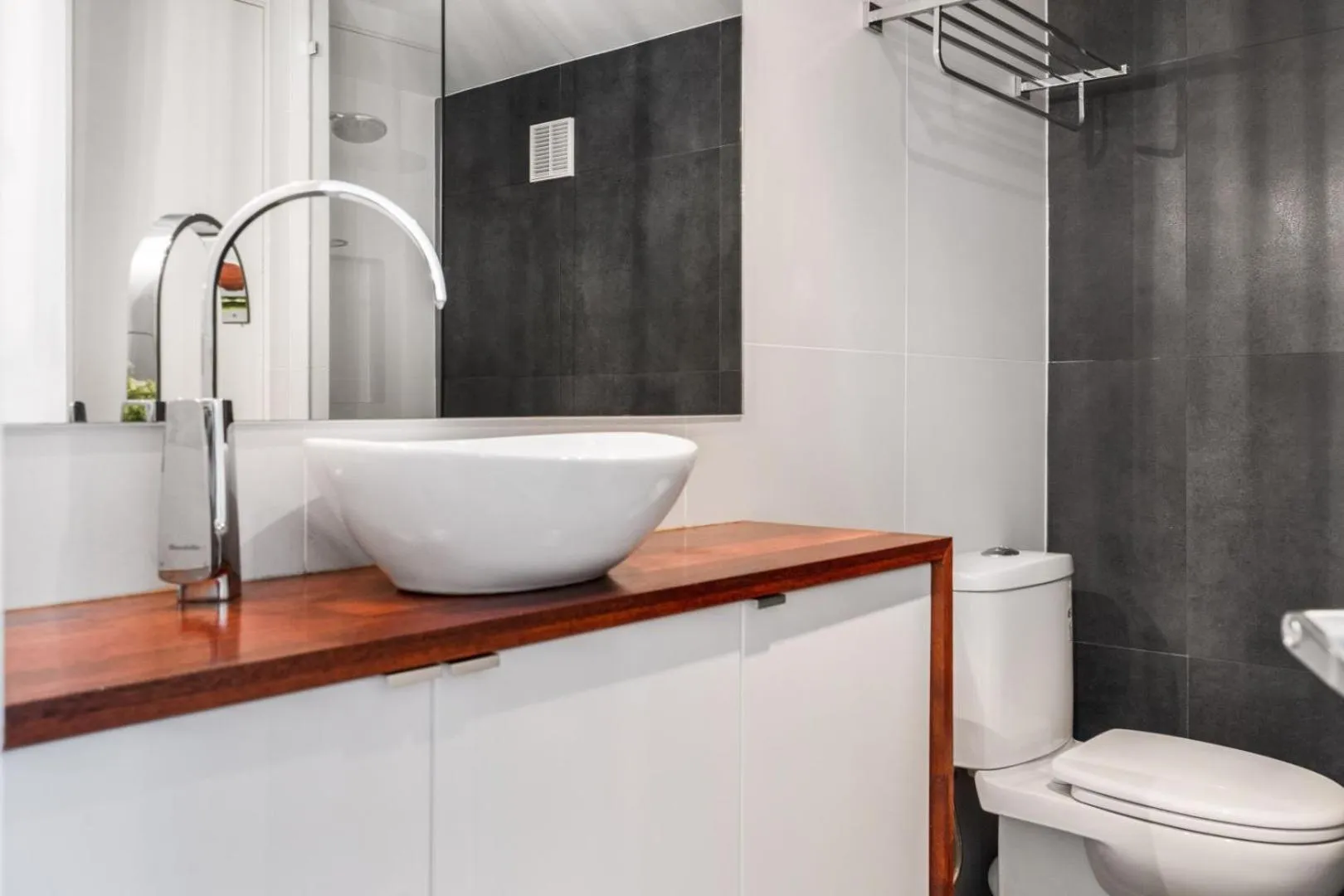 Bathroom in Horizons Holiday Apartments - OFFICIAL