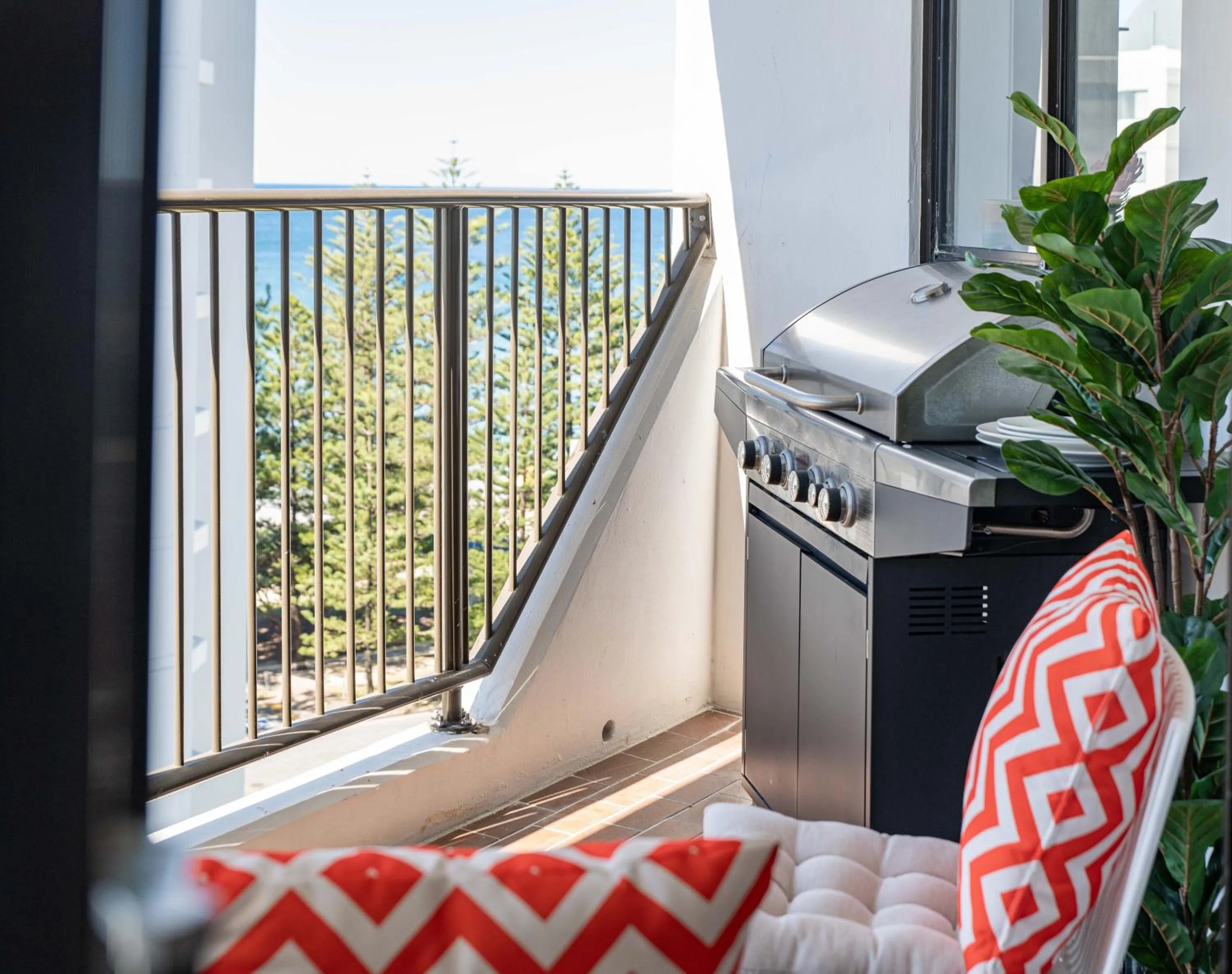 BBQ facilities in Horizons Holiday Apartments - OFFICIAL