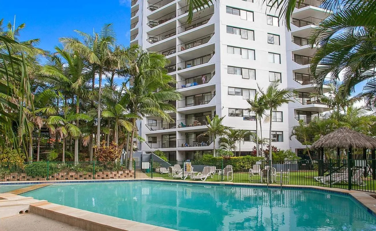 Swimming pool in Horizons Holiday Apartments - OFFICIAL