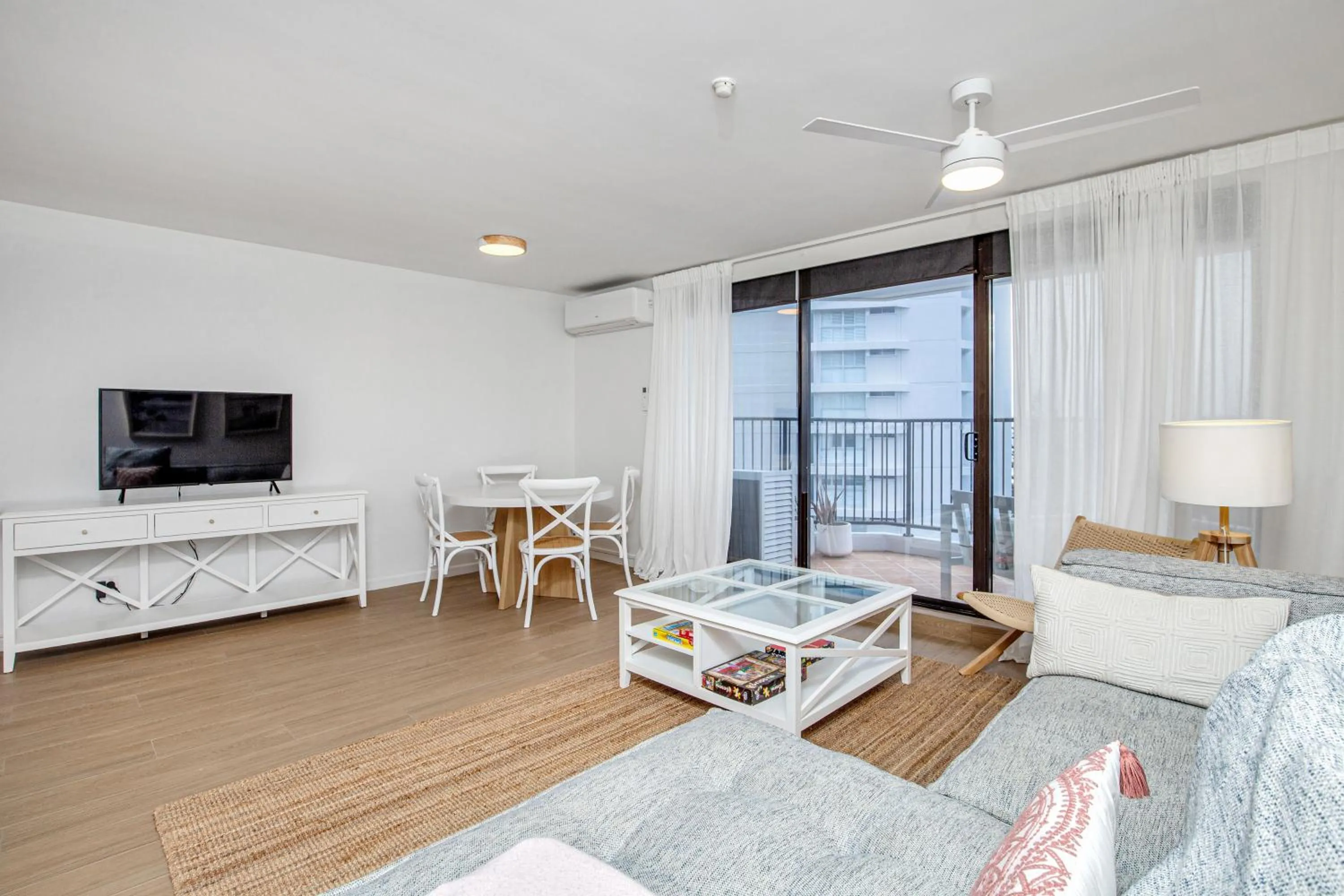 TV and multimedia in Horizons Holiday Apartments - OFFICIAL