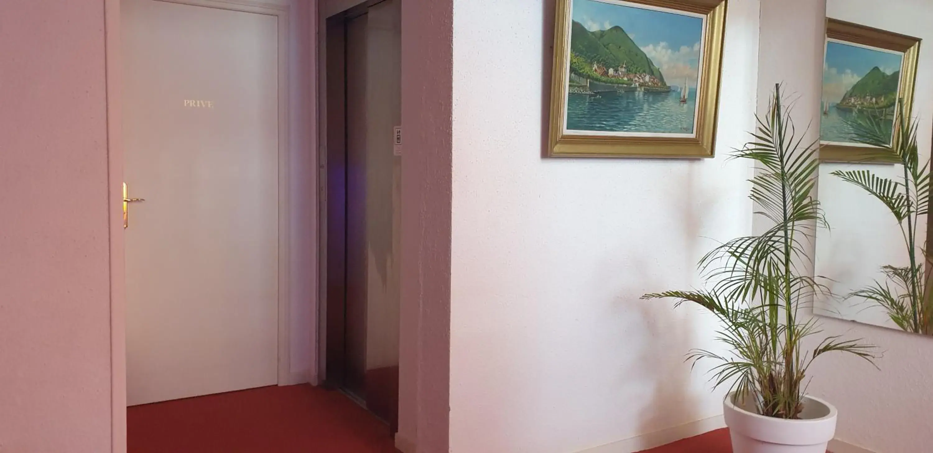 Property building in Logis Hôtel & Restaurant Le Fleurance Property building in Logis Hôtel & Restaurant Le Fleurance