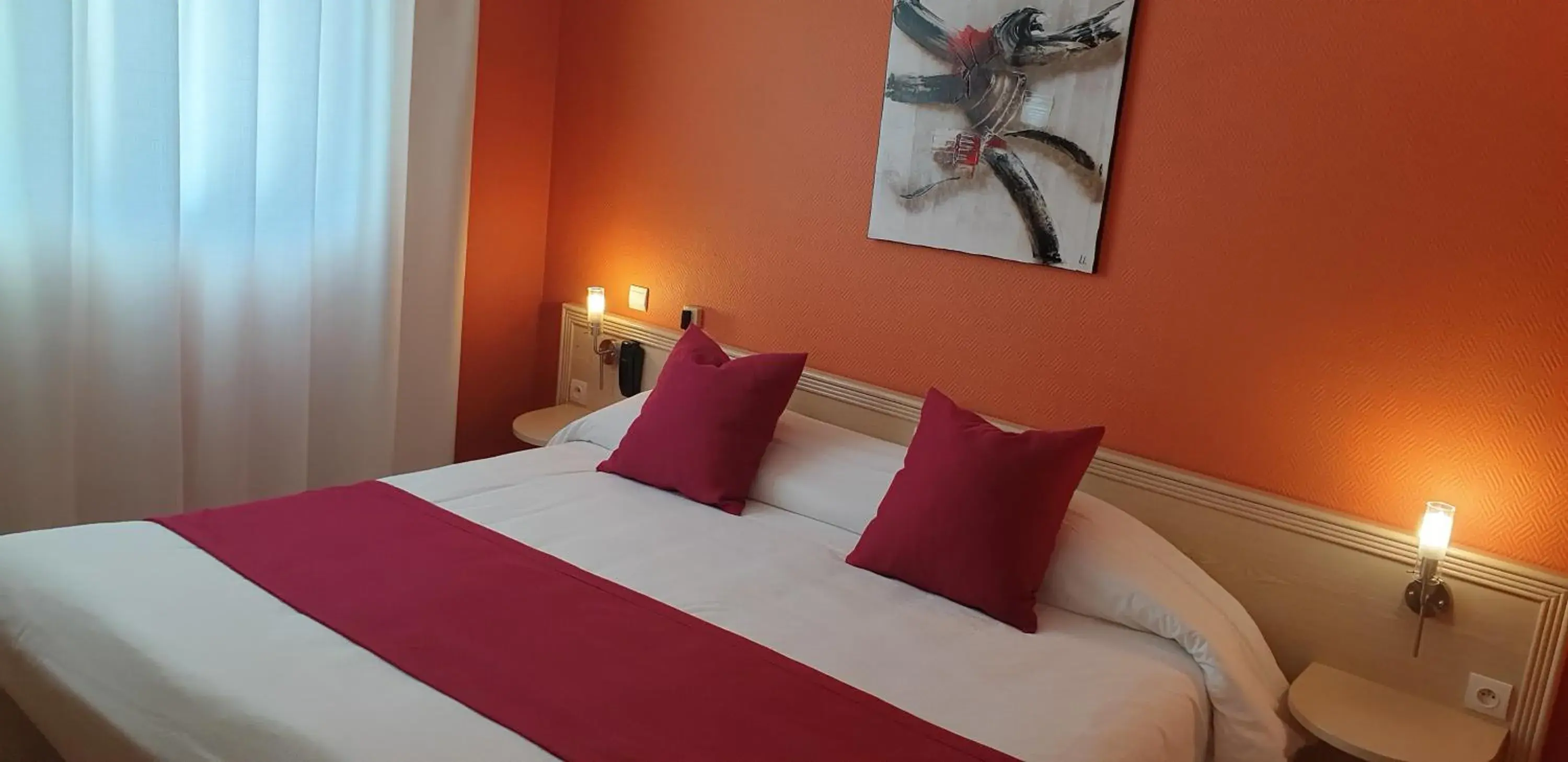 Bed in Logis Hôtel & Restaurant Le Fleurance Bed in Logis Hôtel & Restaurant Le Fleurance