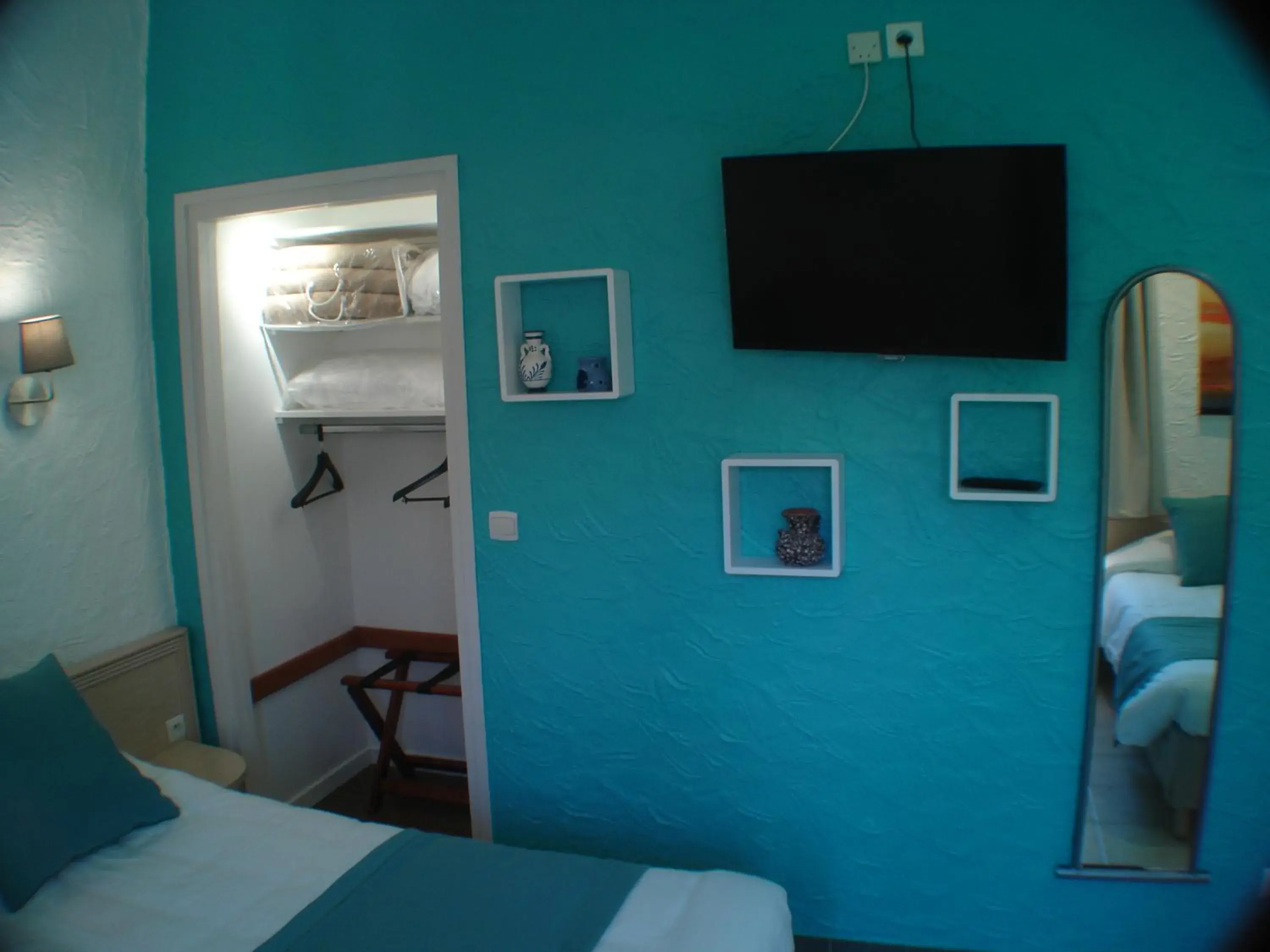 Bed in Logis Hôtel & Restaurant Le Fleurance Bed in Logis Hôtel & Restaurant Le Fleurance