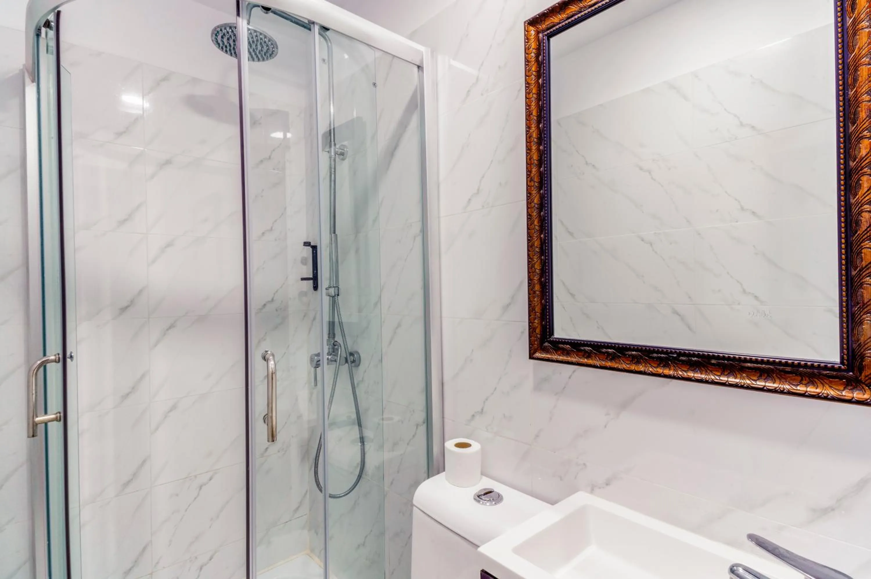 Shower in Costa Marbella Star Light