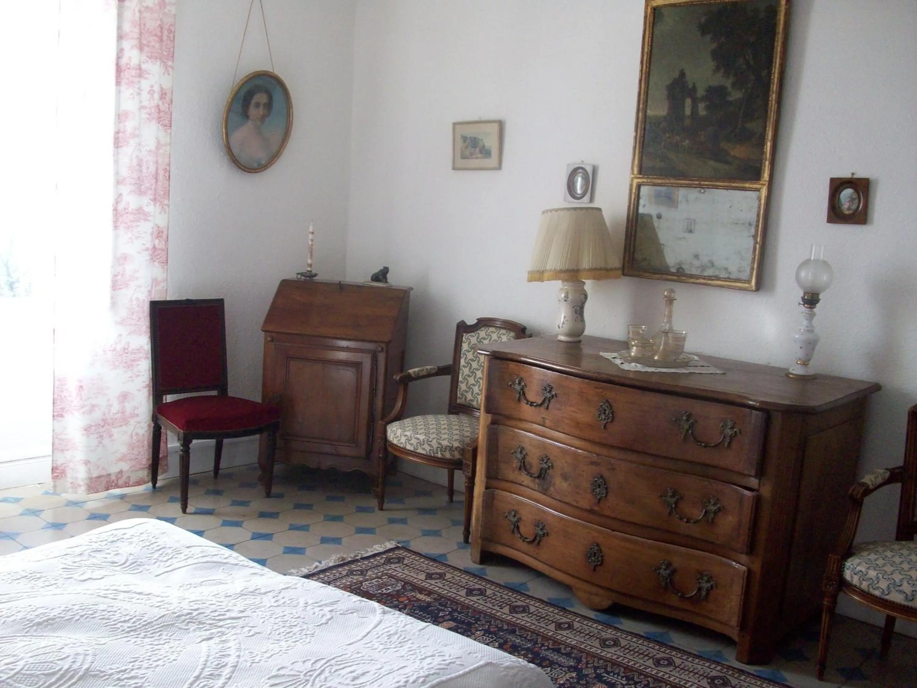 Decorative detail, Bed in Le Domaine Du Chapitre