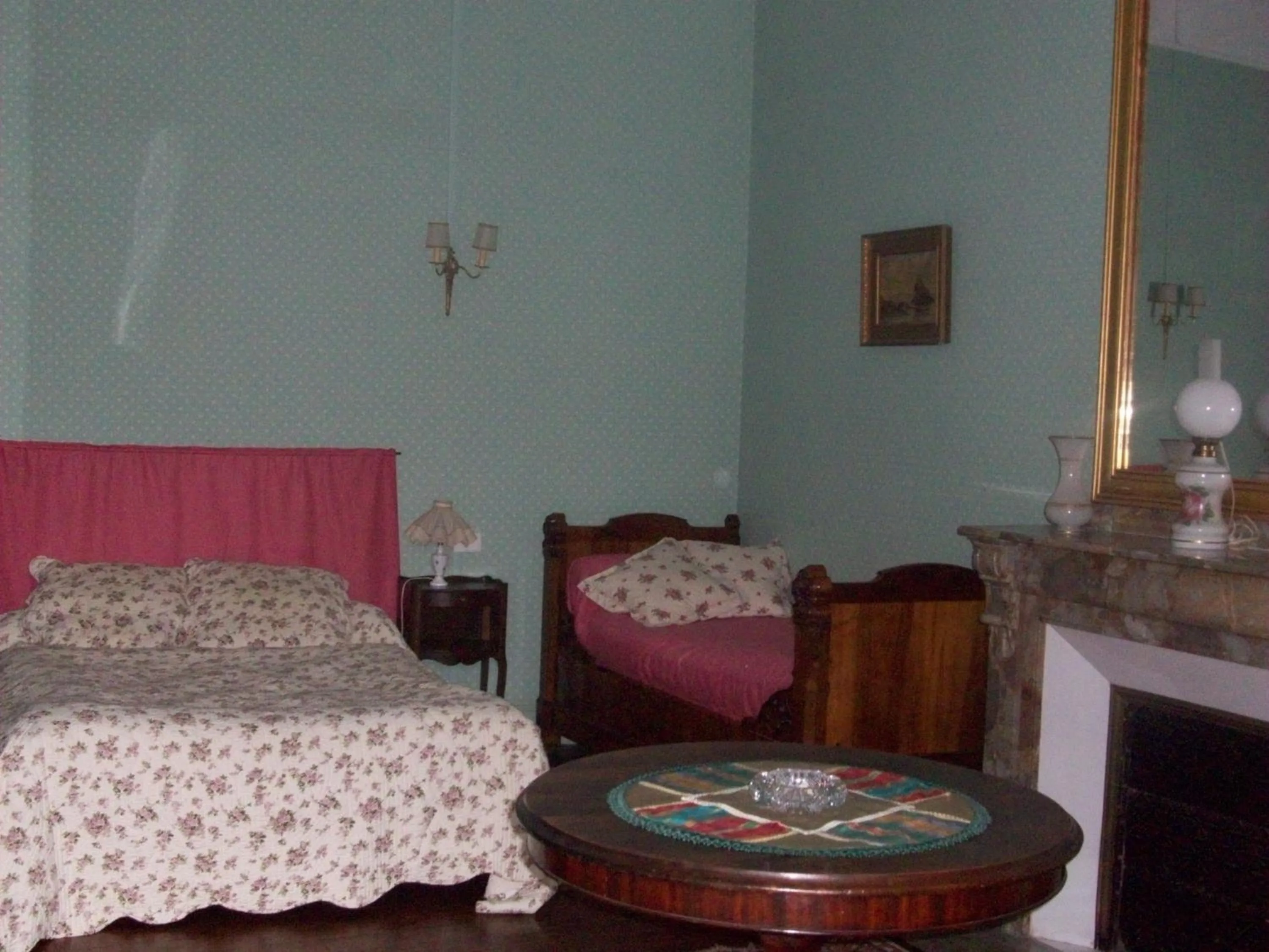 Bedroom, Bed in Le Domaine Du Chapitre