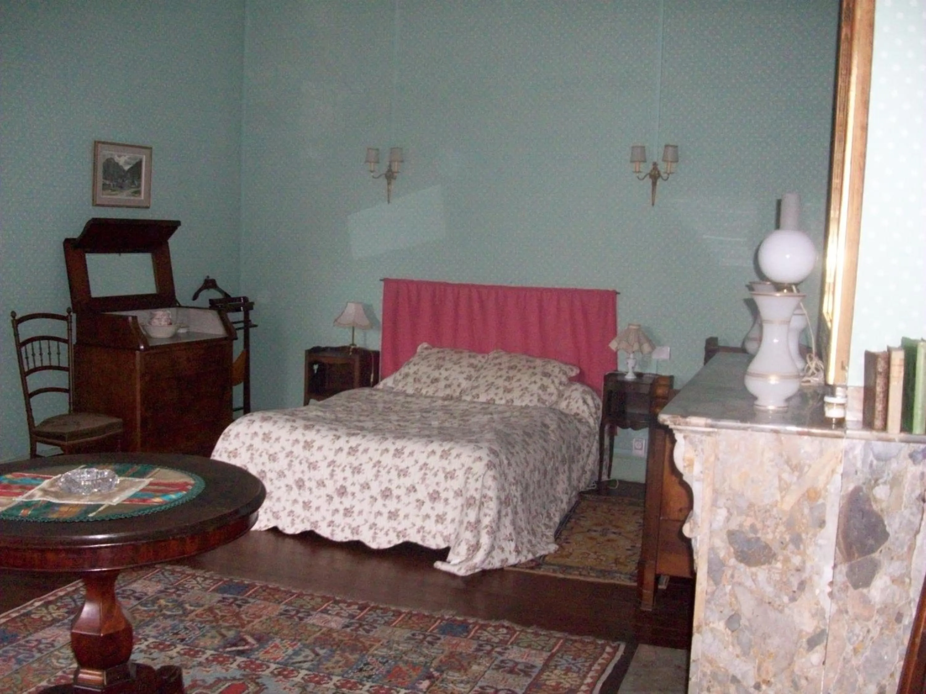 Bedroom, Bed in Le Domaine Du Chapitre