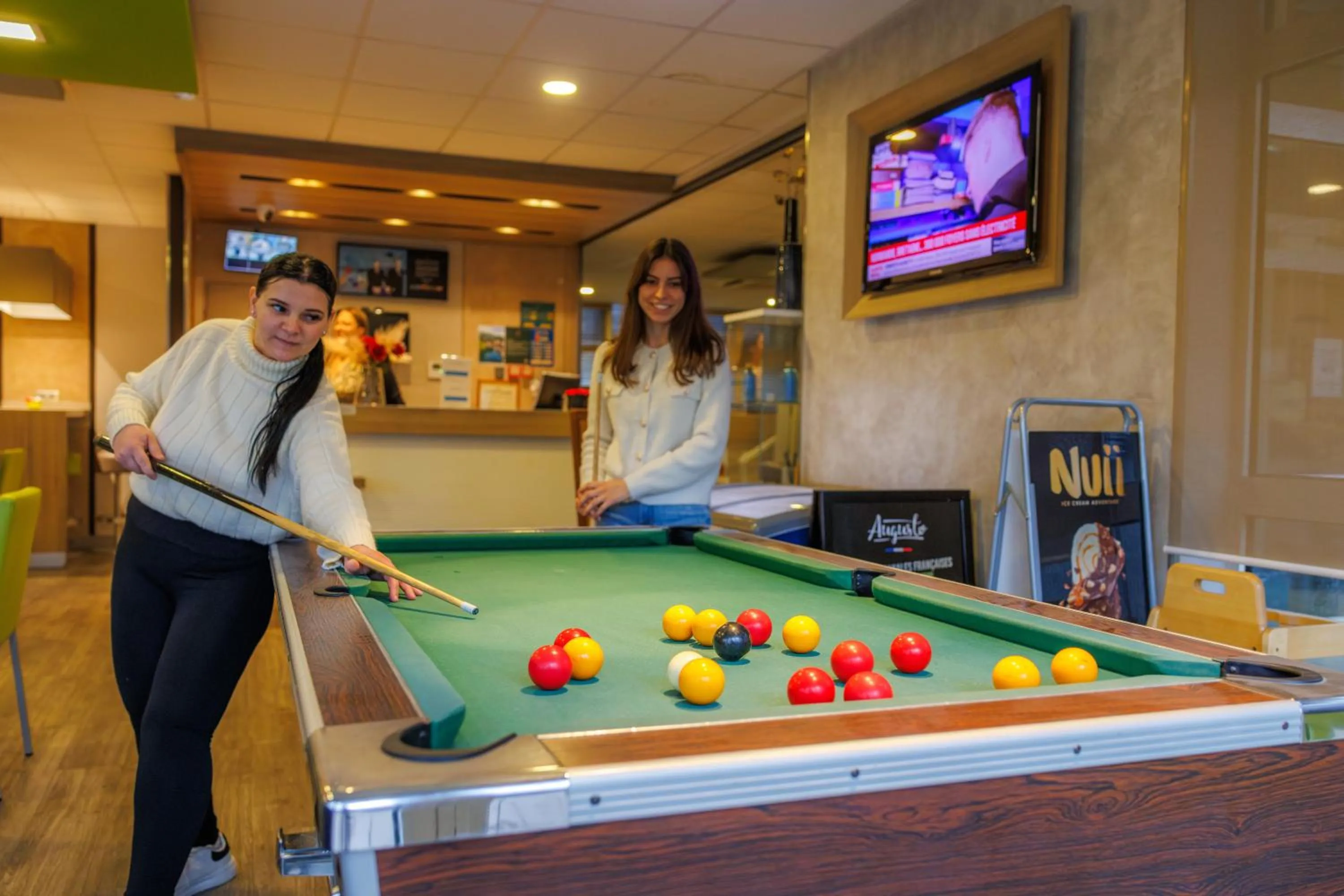 Breakfast in Hotel ibis budget Aix Les Bains - Grésy