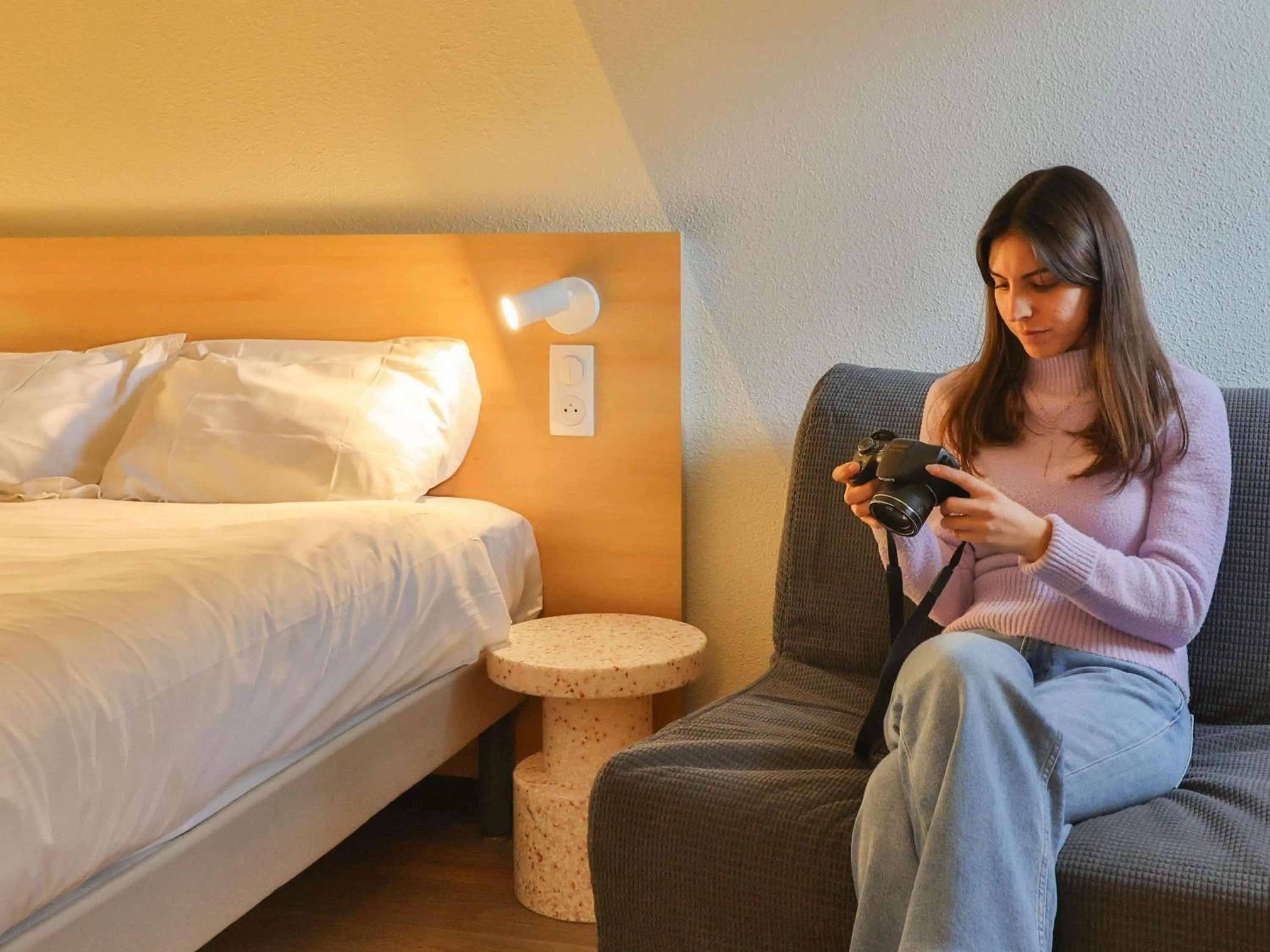 Bedroom, Bed in Hotel ibis budget Aix Les Bains - Grésy