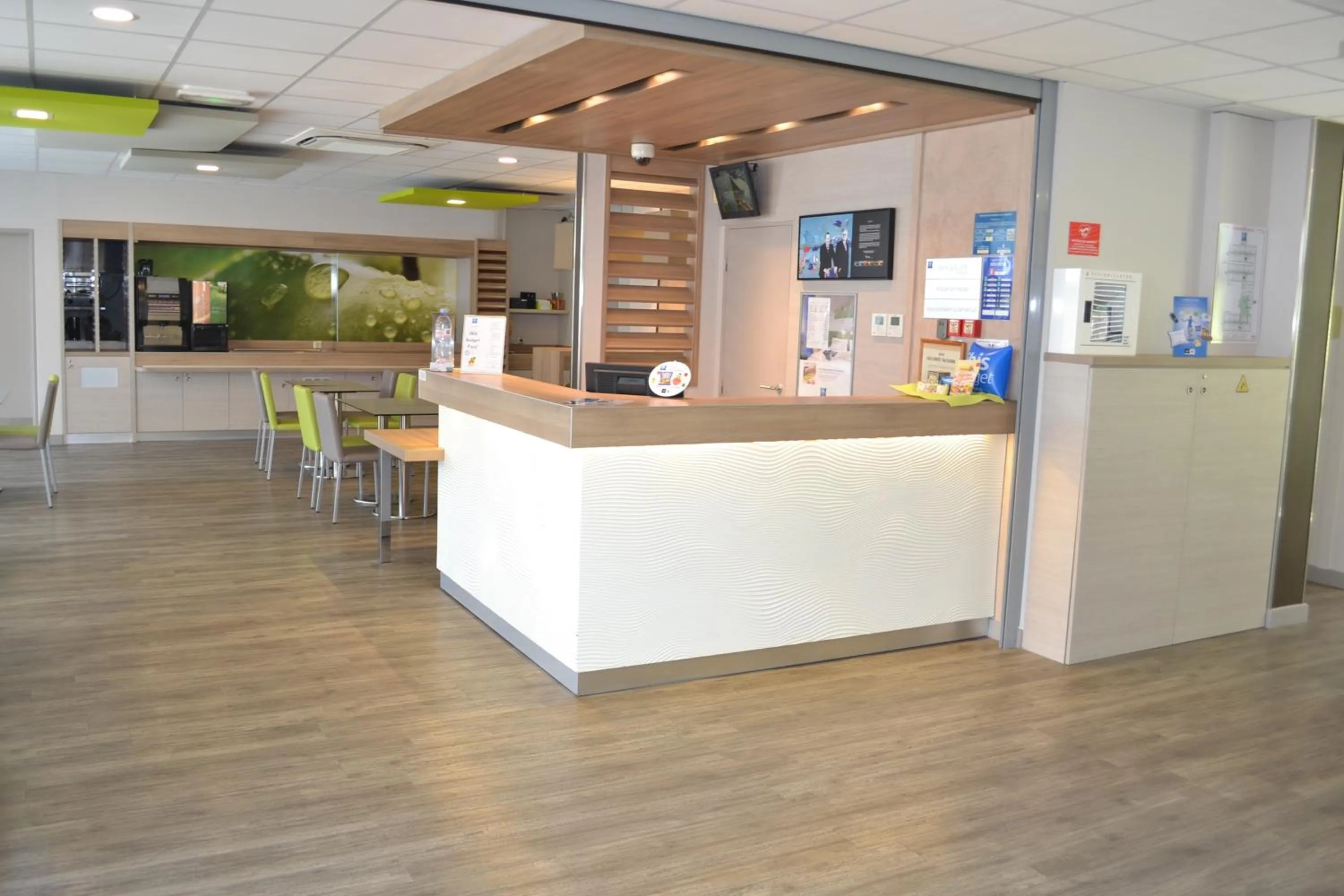 Lobby or reception in Hotel ibis budget Aix Les Bains - Grésy