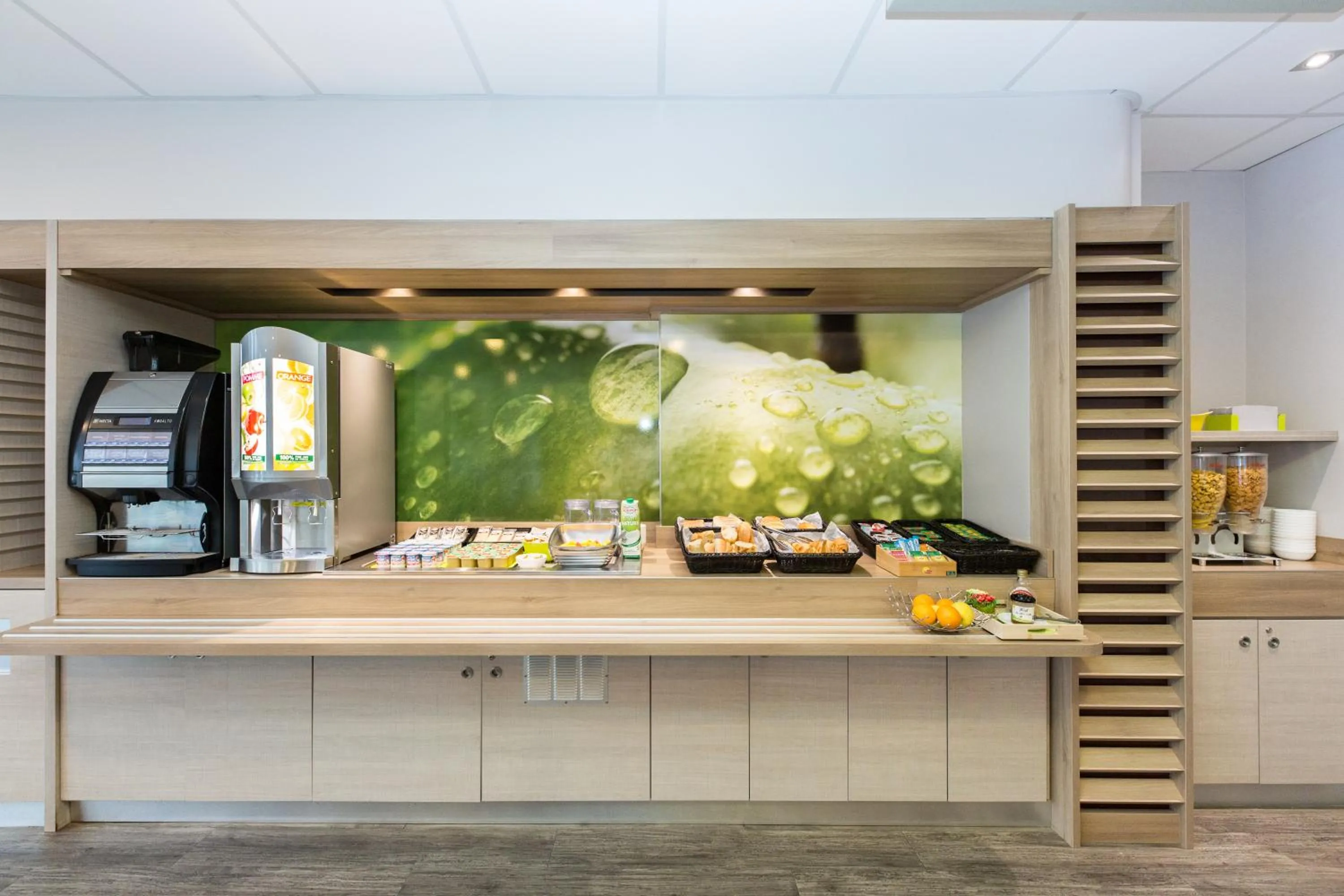 Buffet breakfast in Hotel ibis budget Aix Les Bains - Grésy