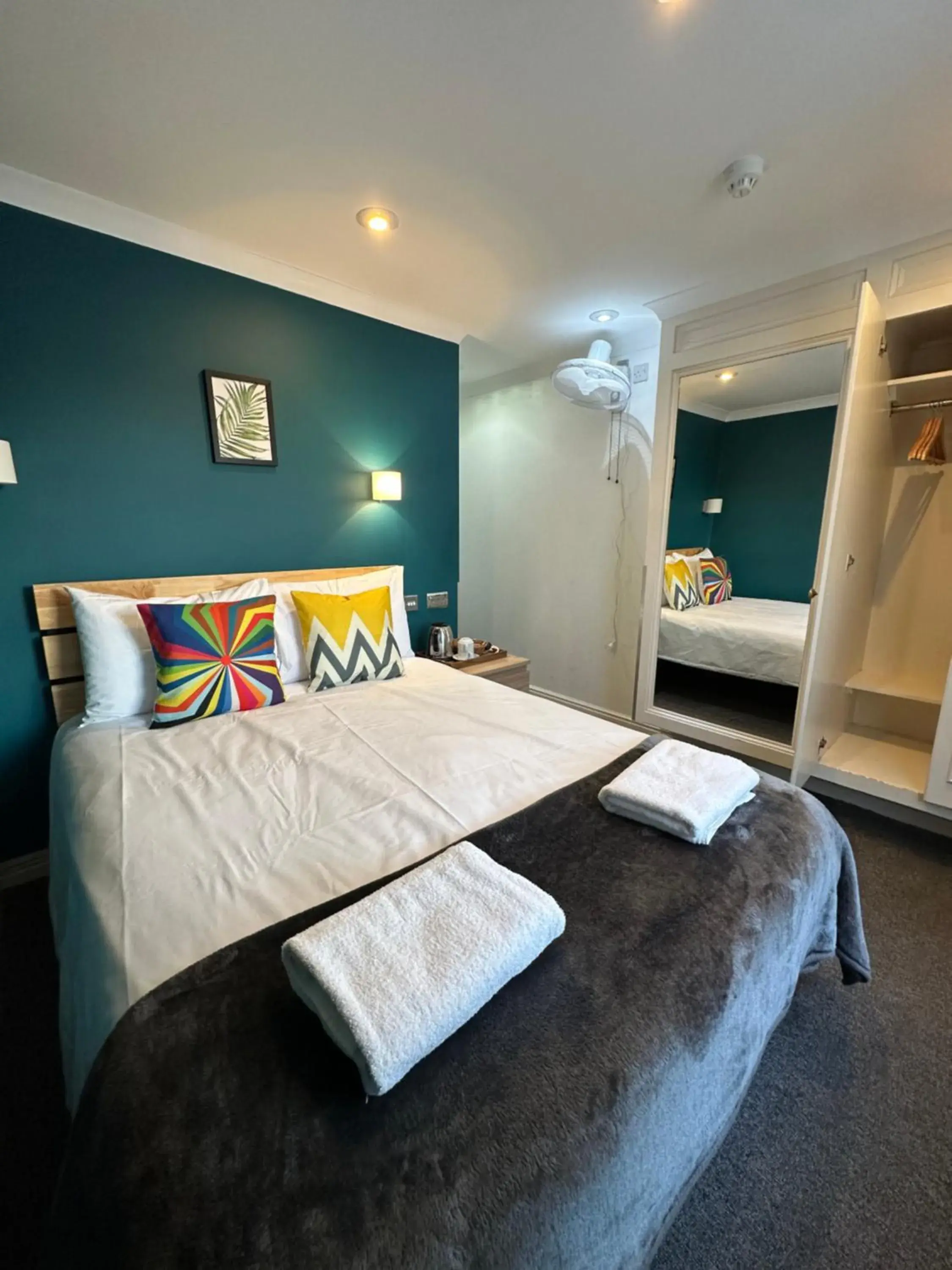 Bedroom, Bed in Smart Hyde Park View Bedroom, Bed in Smart Hyde Park View