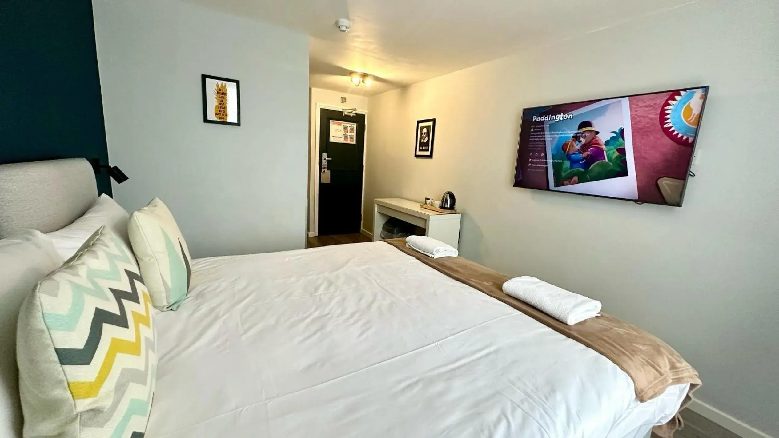 Bedroom, Bed in Smart Hyde Park View Bedroom, Bed in Smart Hyde Park View