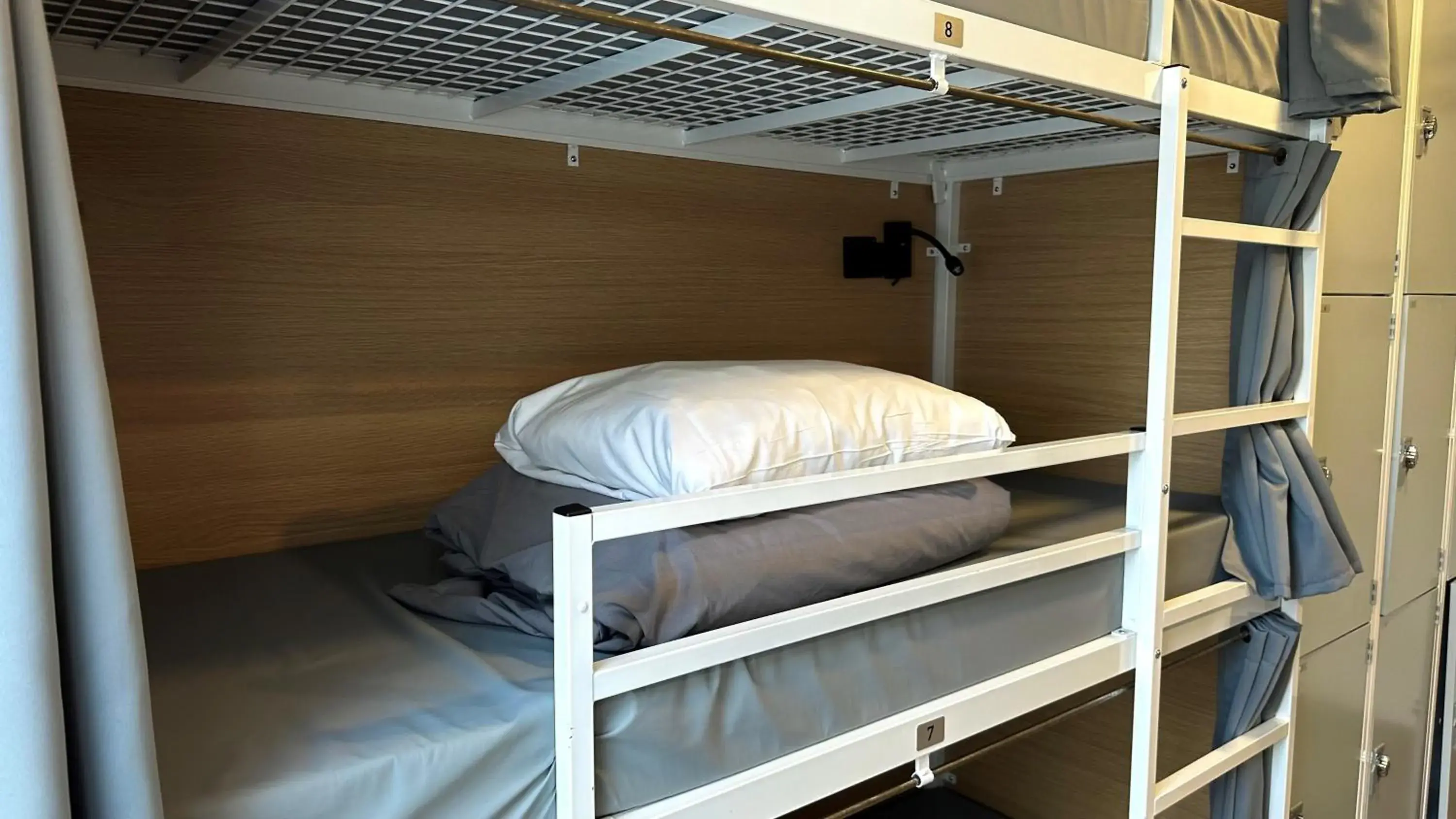 Bed in Smart Hyde Park View Bed in Smart Hyde Park View