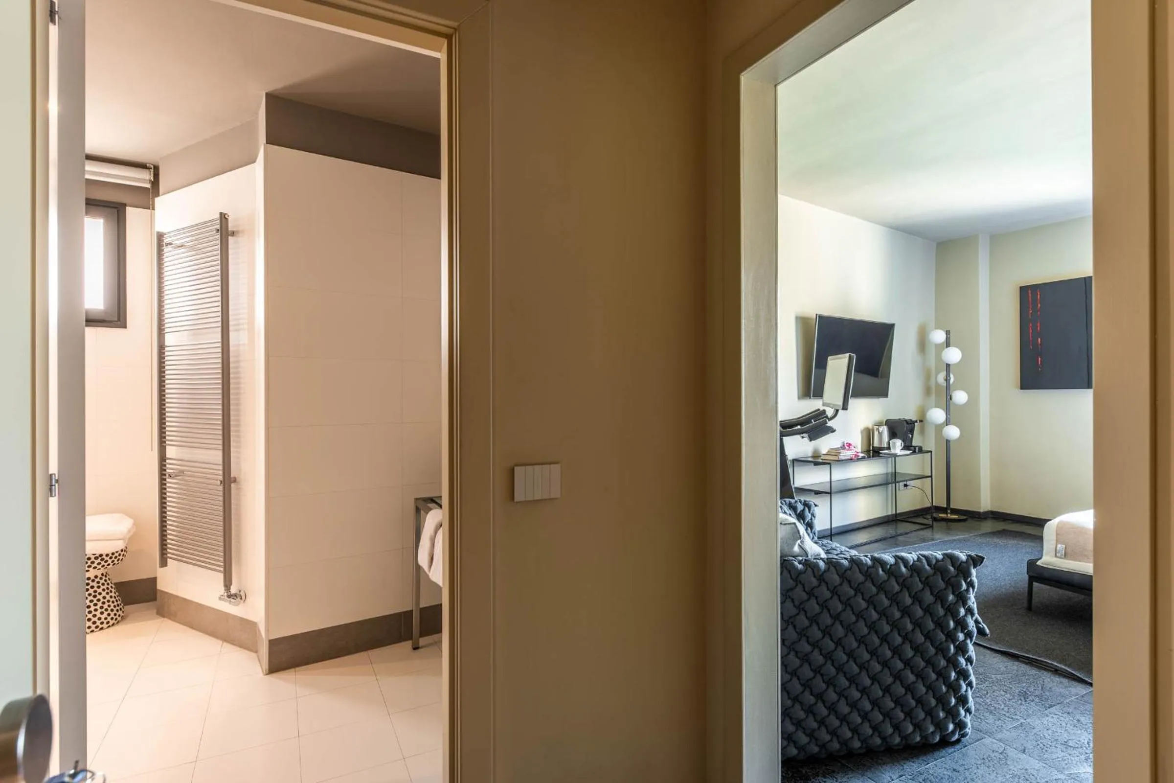 Bathroom, Bed in Arco Vecchio Urban Suite - Epoca Collection