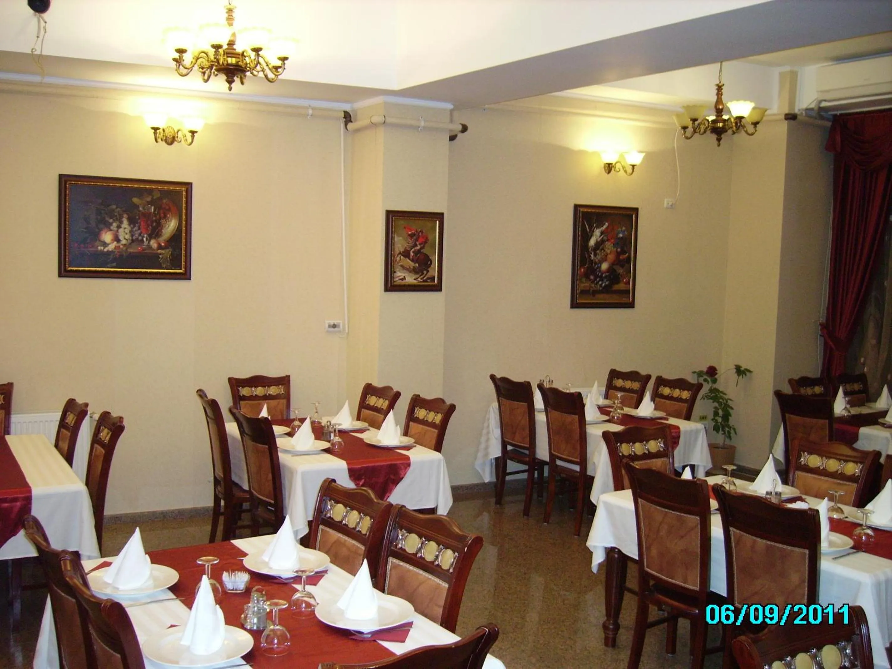 Restaurant/places to eat in Golden Rose Residence