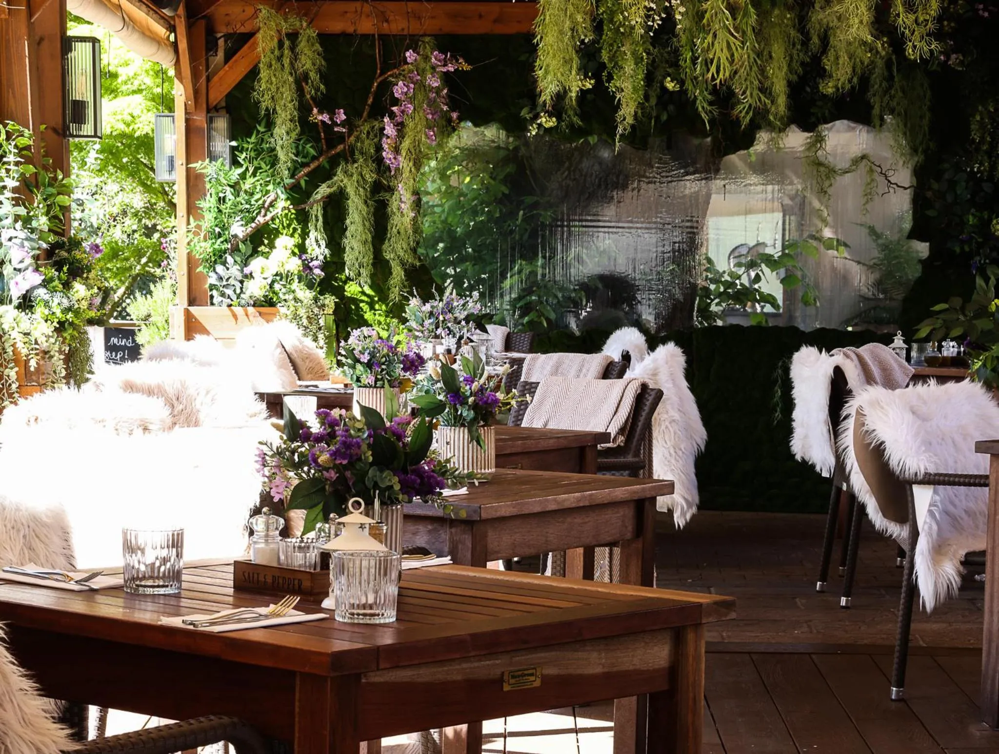 Garden in The Stag on the River