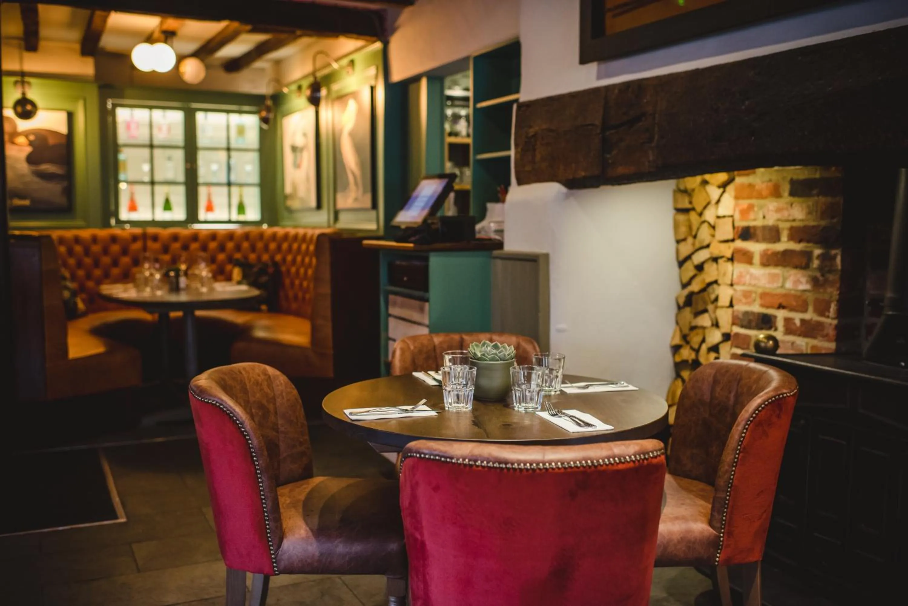 Restaurant/places to eat in The Stag on the River