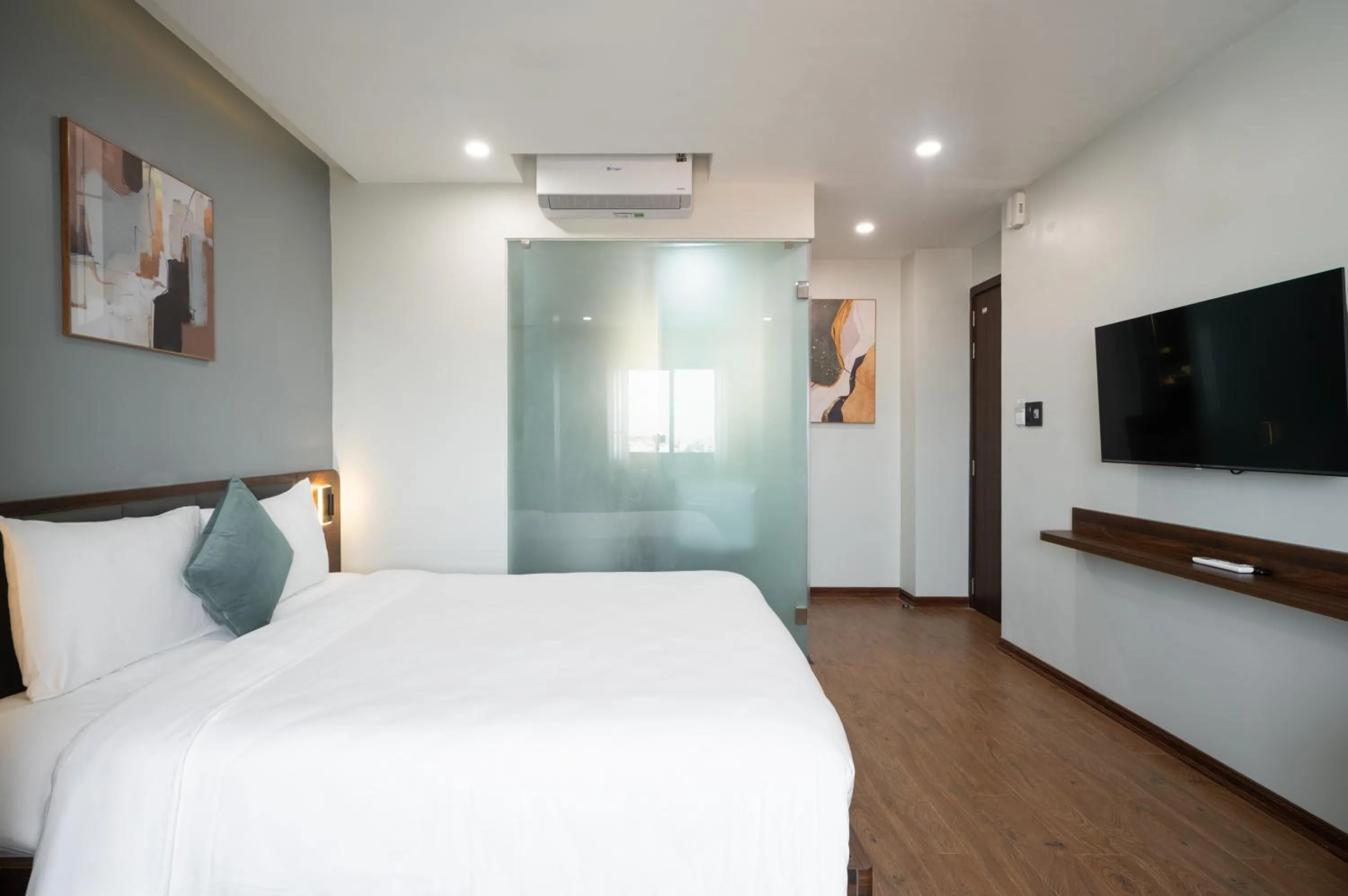 Bedroom, Bed in Eden Hue Hotel