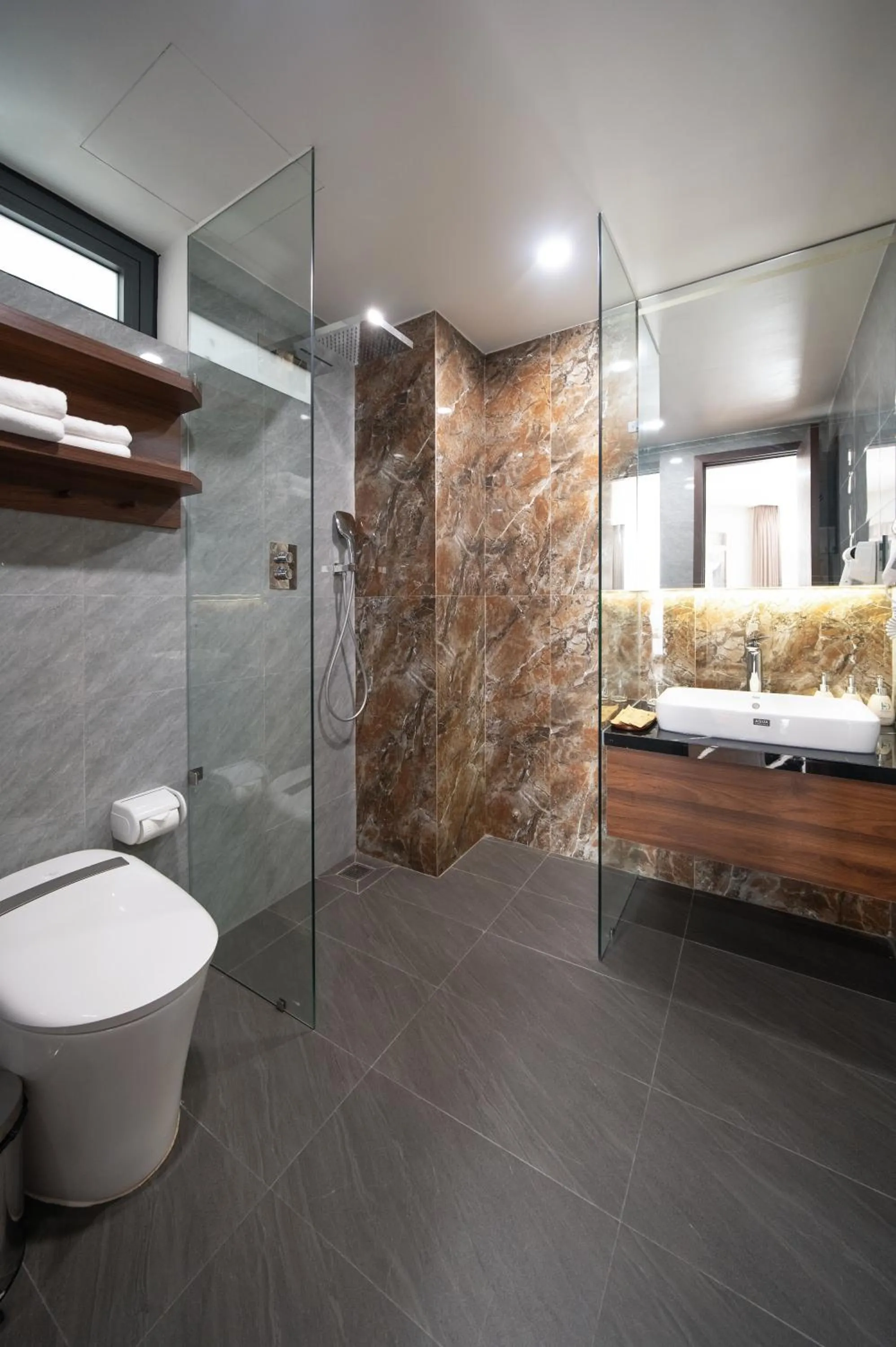 Bathroom in Eden Hue Hotel