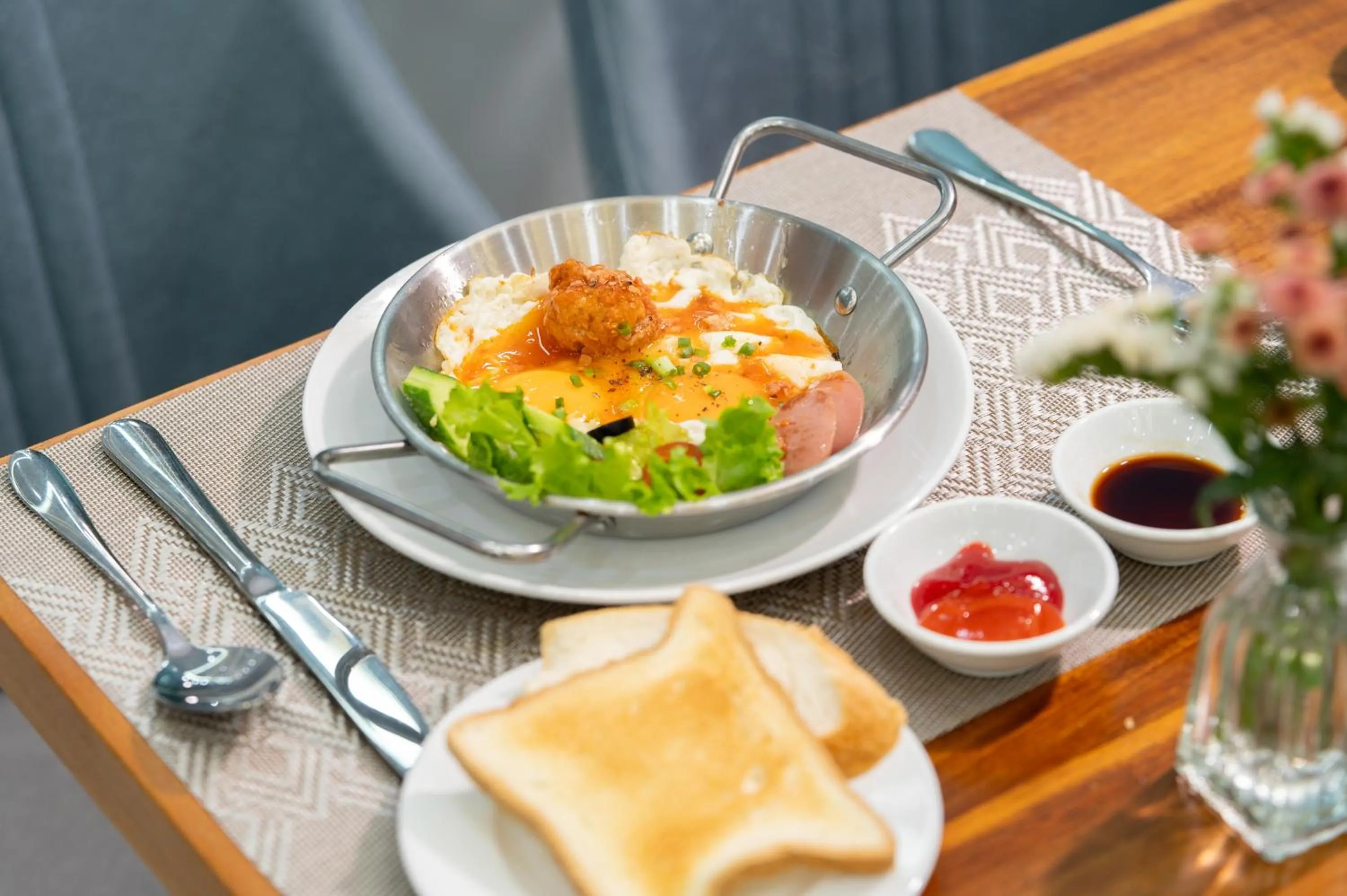 Food in Eden Hue Hotel