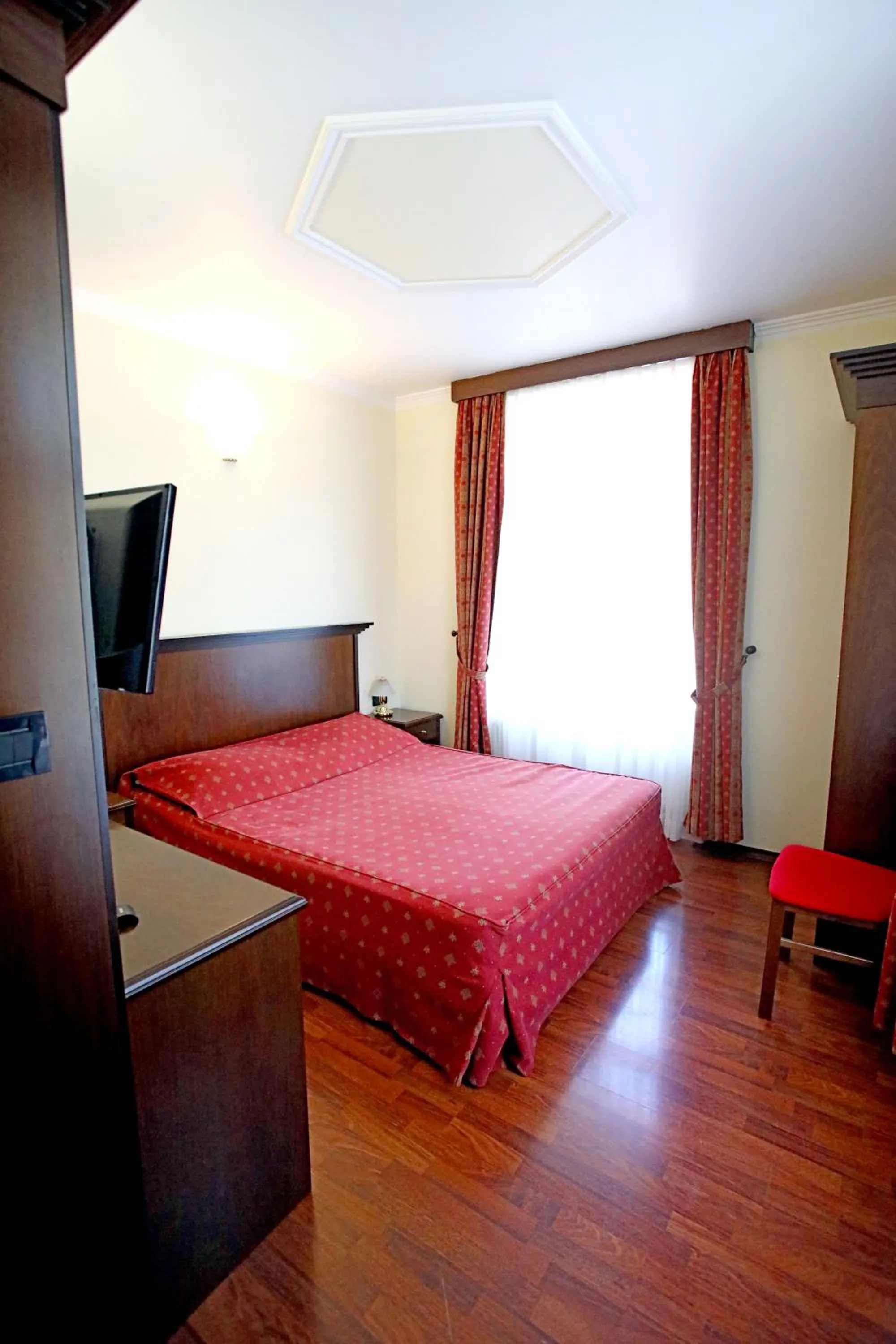 Bedroom, Bed in Hotel Lavica