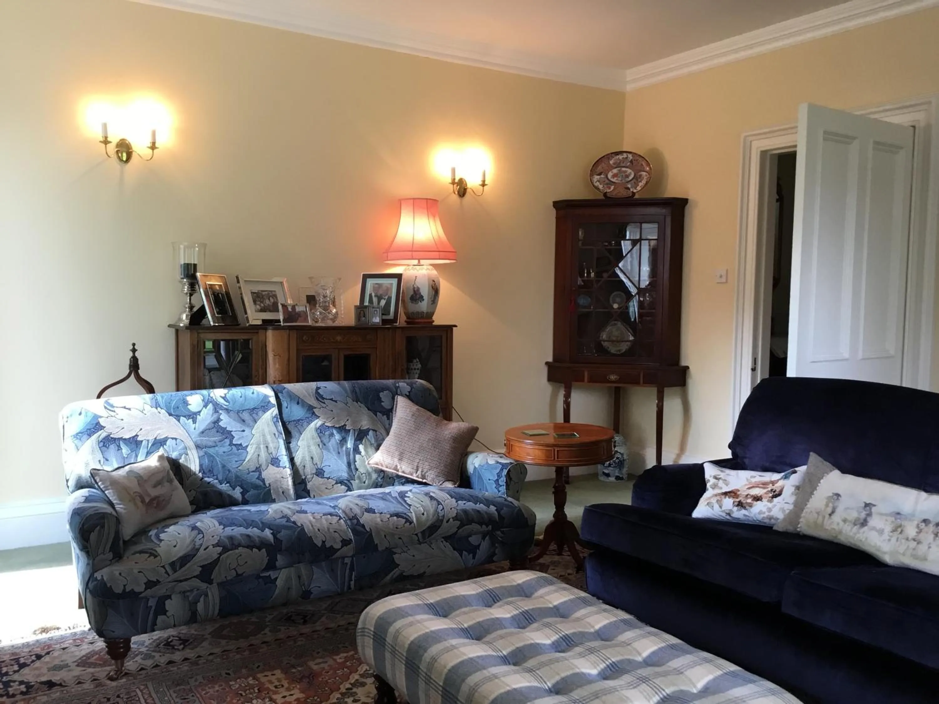 Living room in Bedrule Old Manse B&B