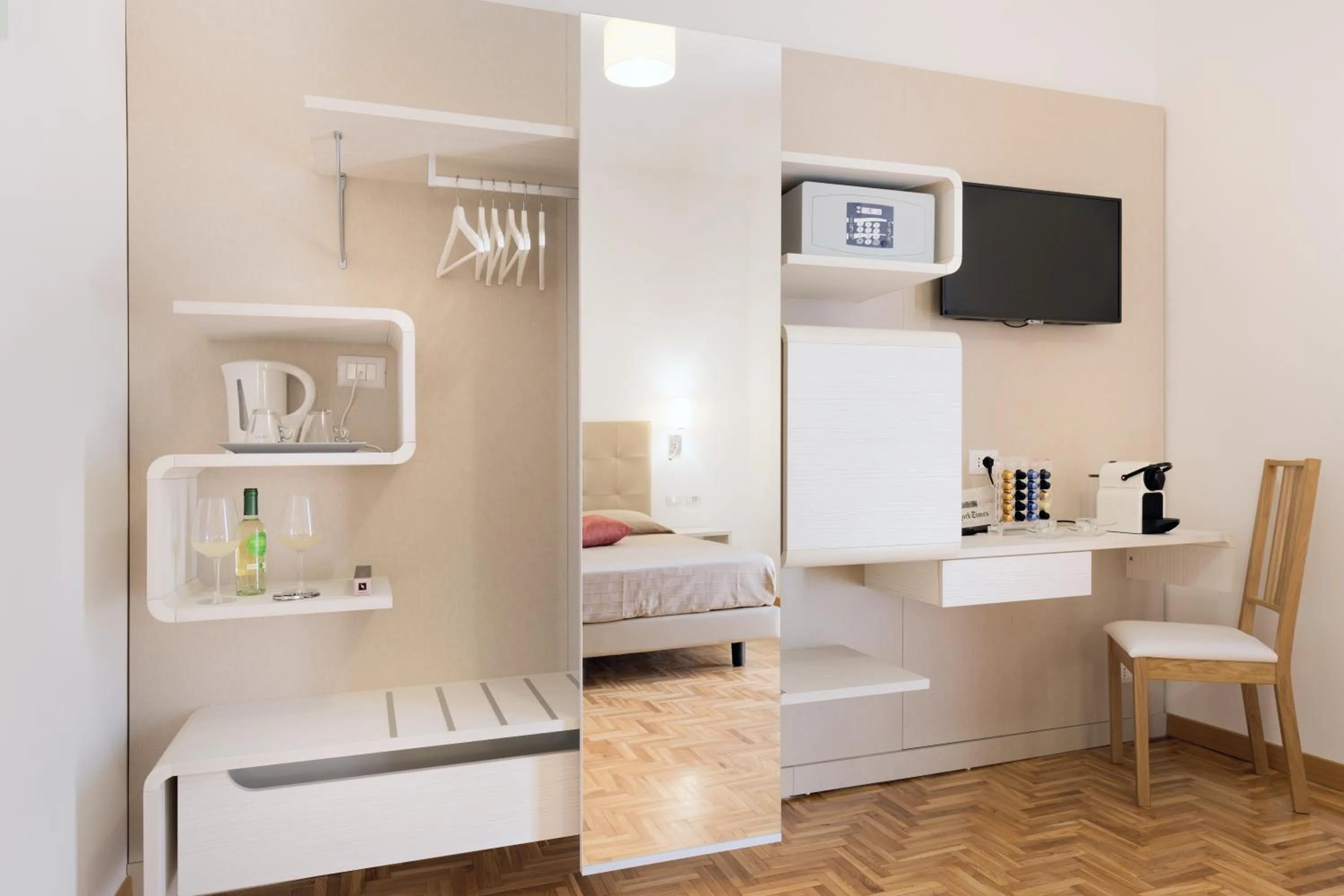 Photo of the whole room, Bed in Dolce Luxury Rooms