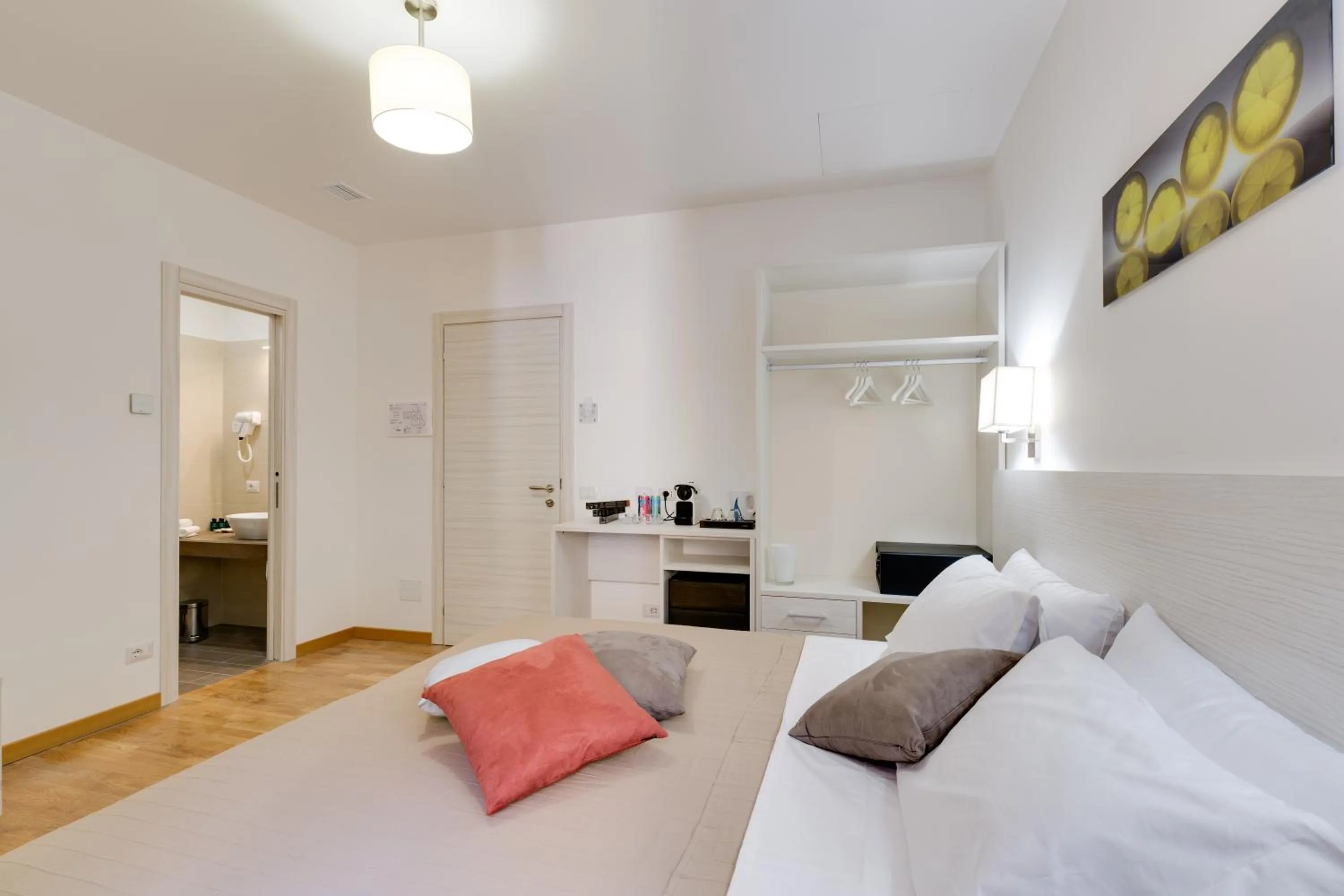 Photo of the whole room, Bed in Dolce Luxury Rooms