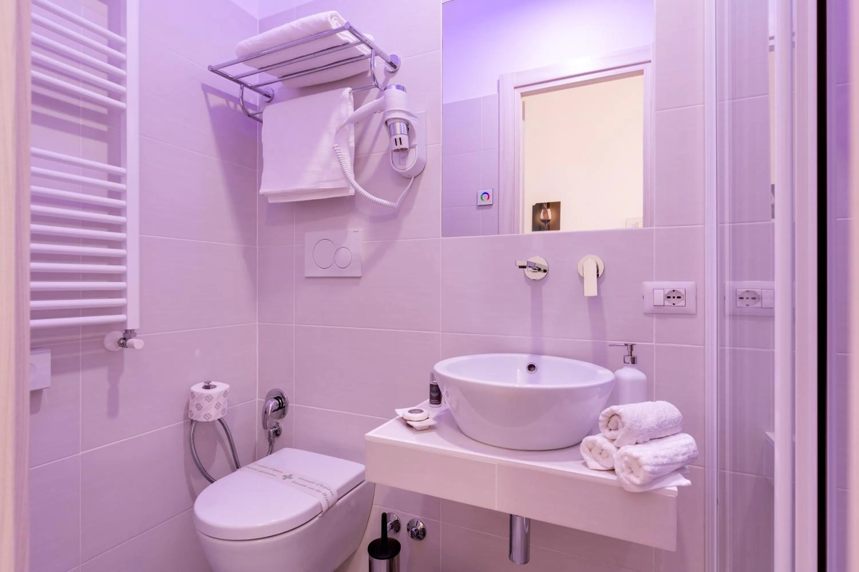 Bathroom in Dolce Luxury Rooms