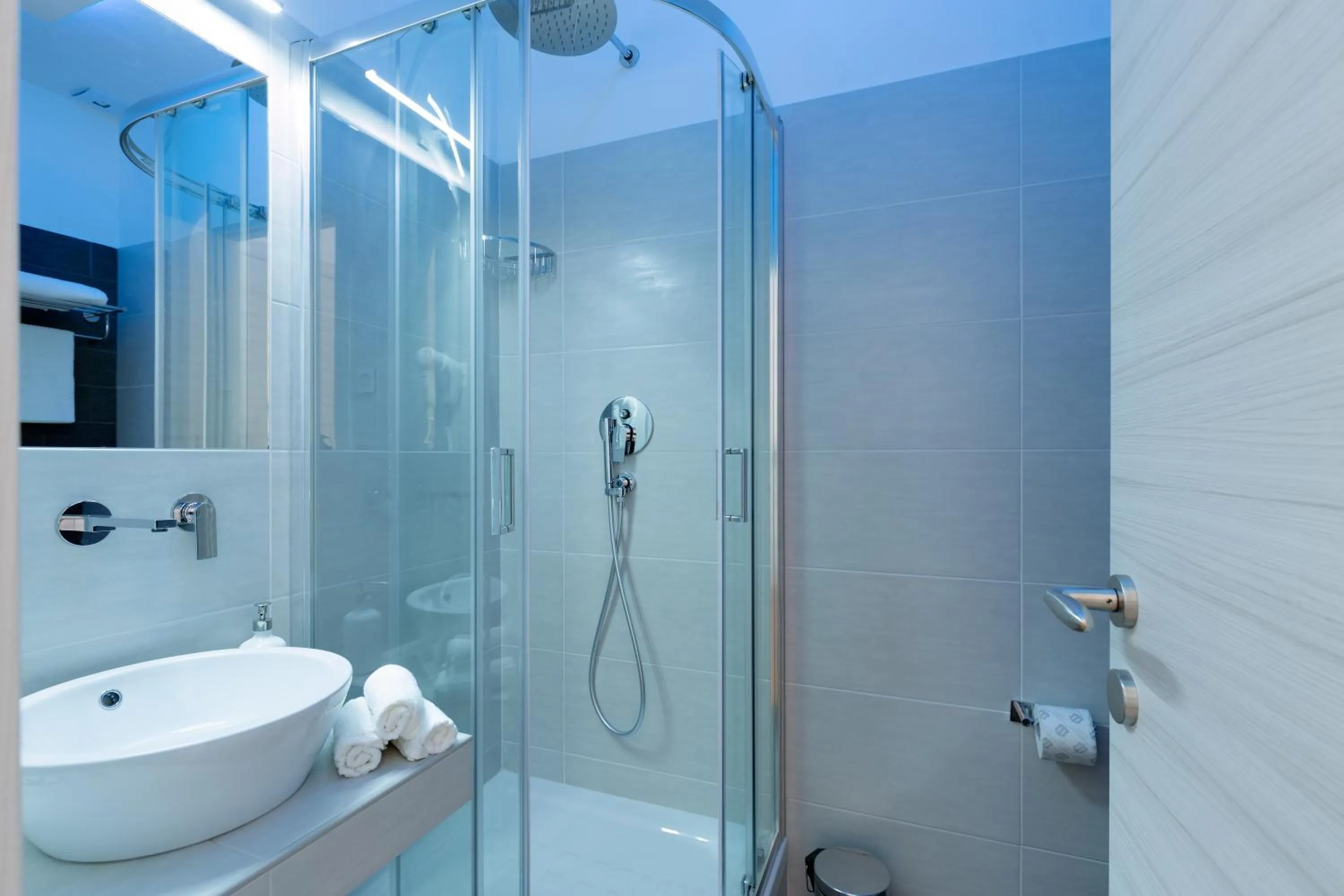 Toilet in Dolce Luxury Rooms