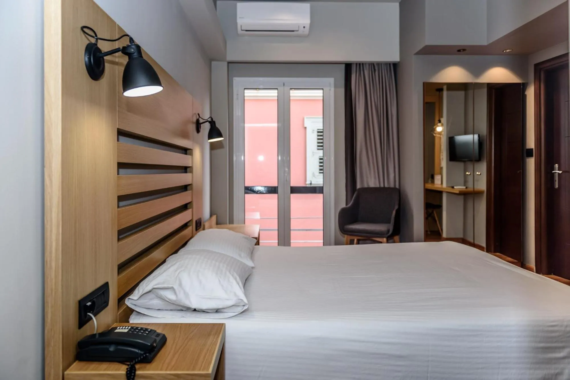 Bedroom, Bed in Agamemnon Hotel