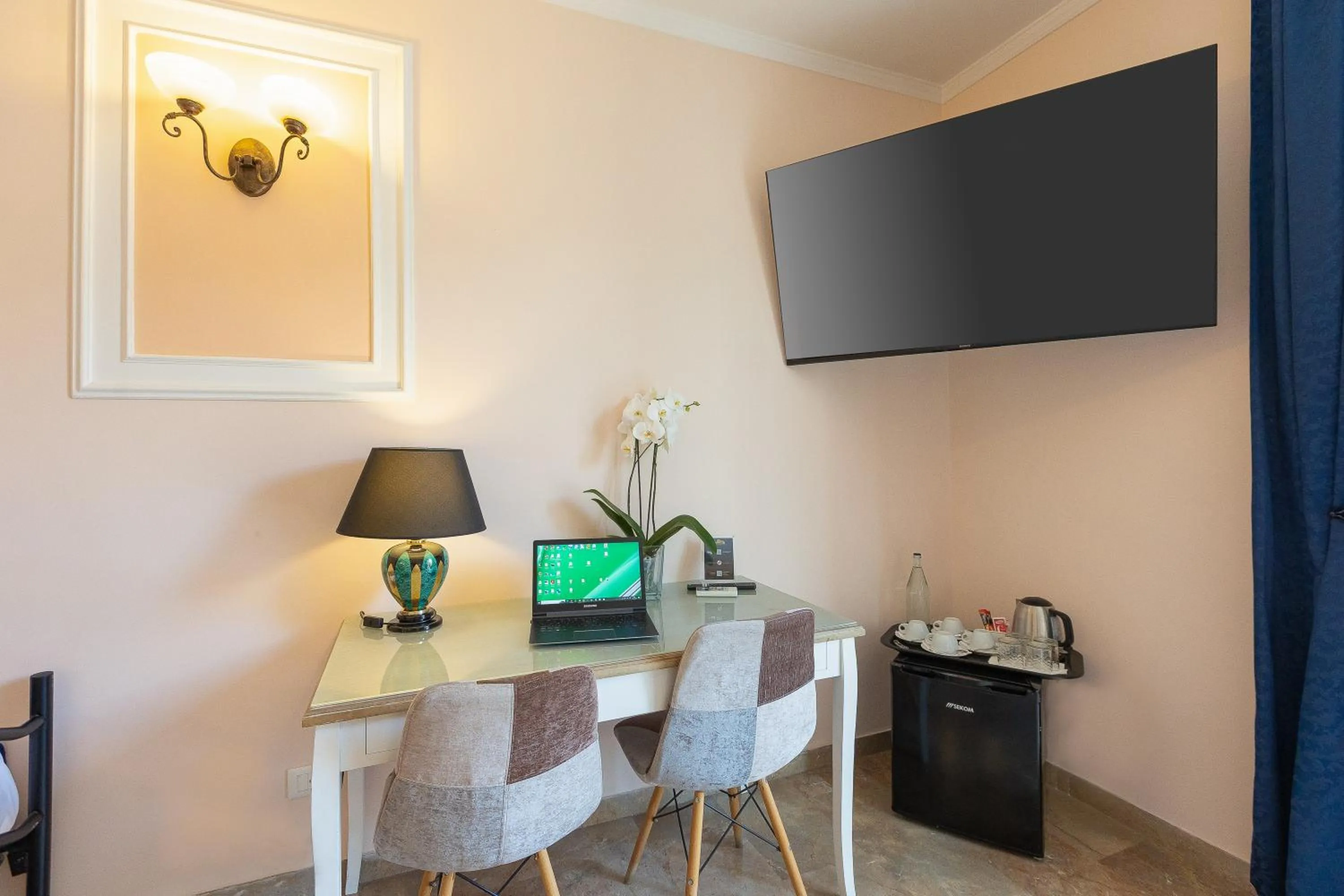 TV and multimedia in Rome To Stay