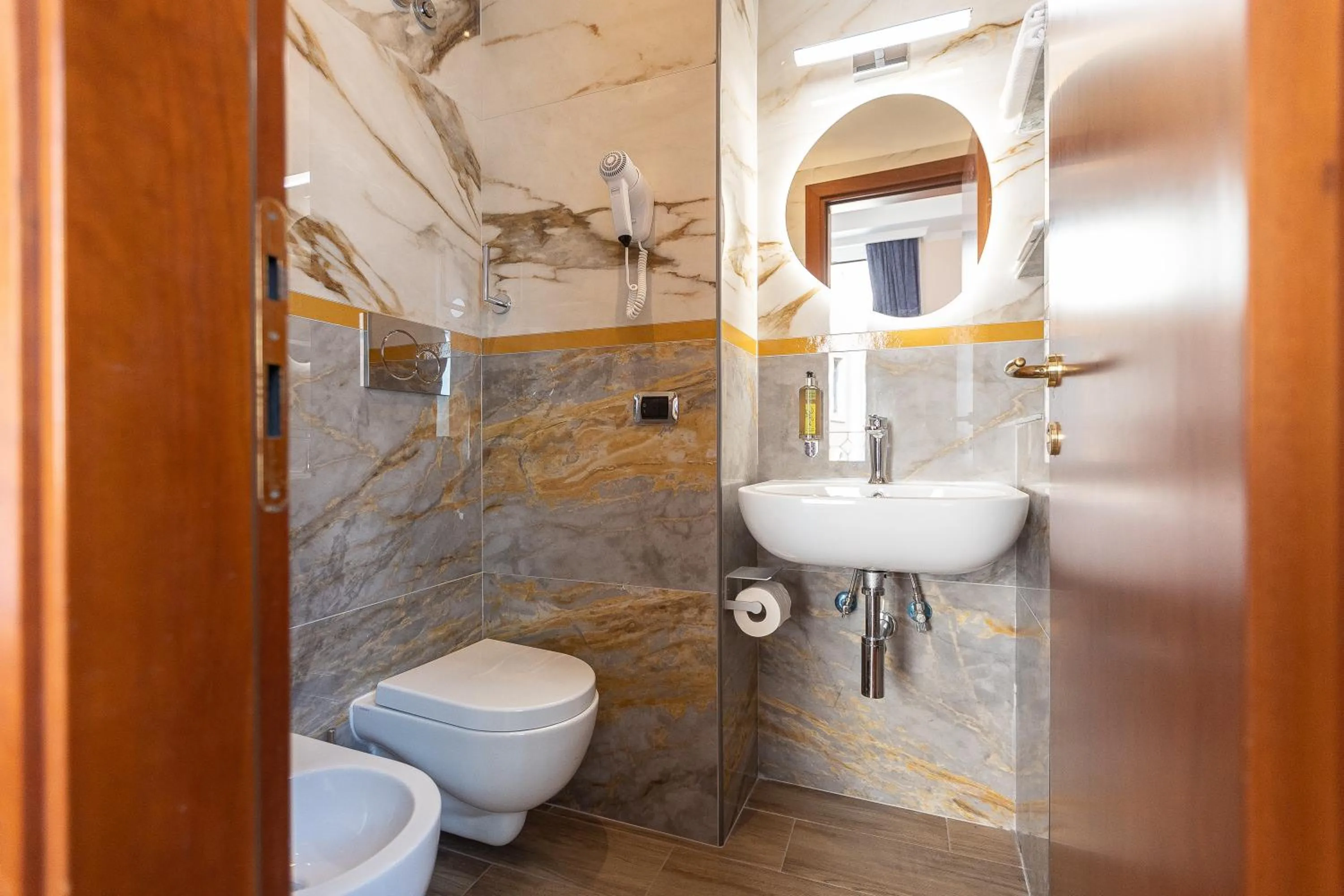 Bathroom in Rome To Stay
