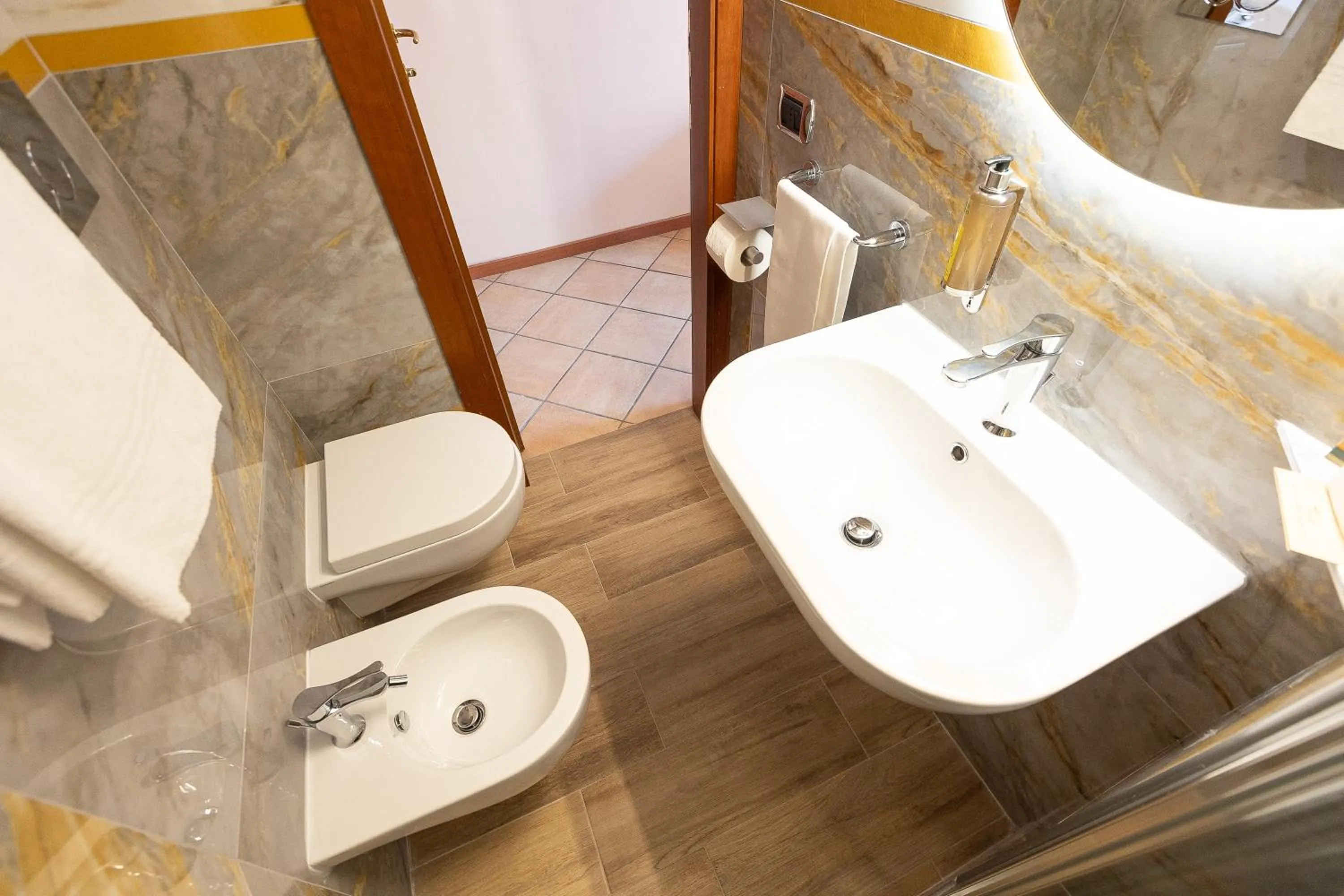 Bathroom in Rome To Stay